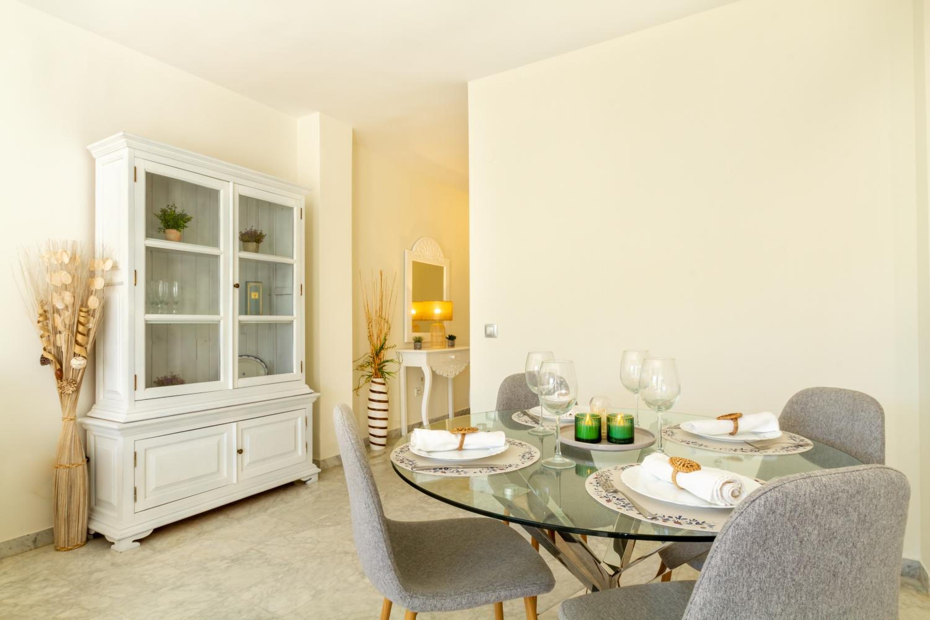 MARBELLA BANUS SUITES - Banus Playa Rocio Beachside Complex