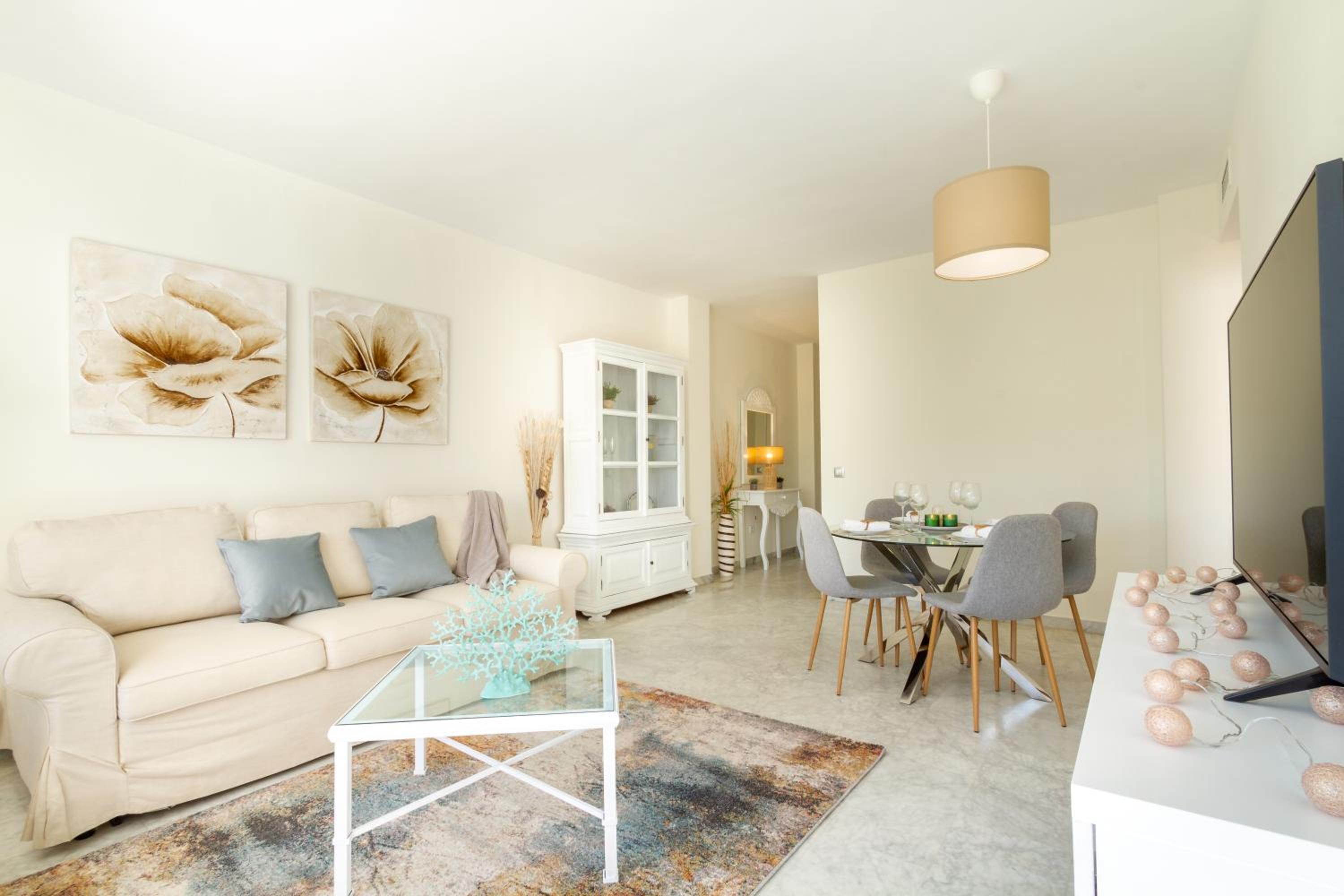 MARBELLA BANUS SUITES - Banus Playa Rocio Beachside Complex