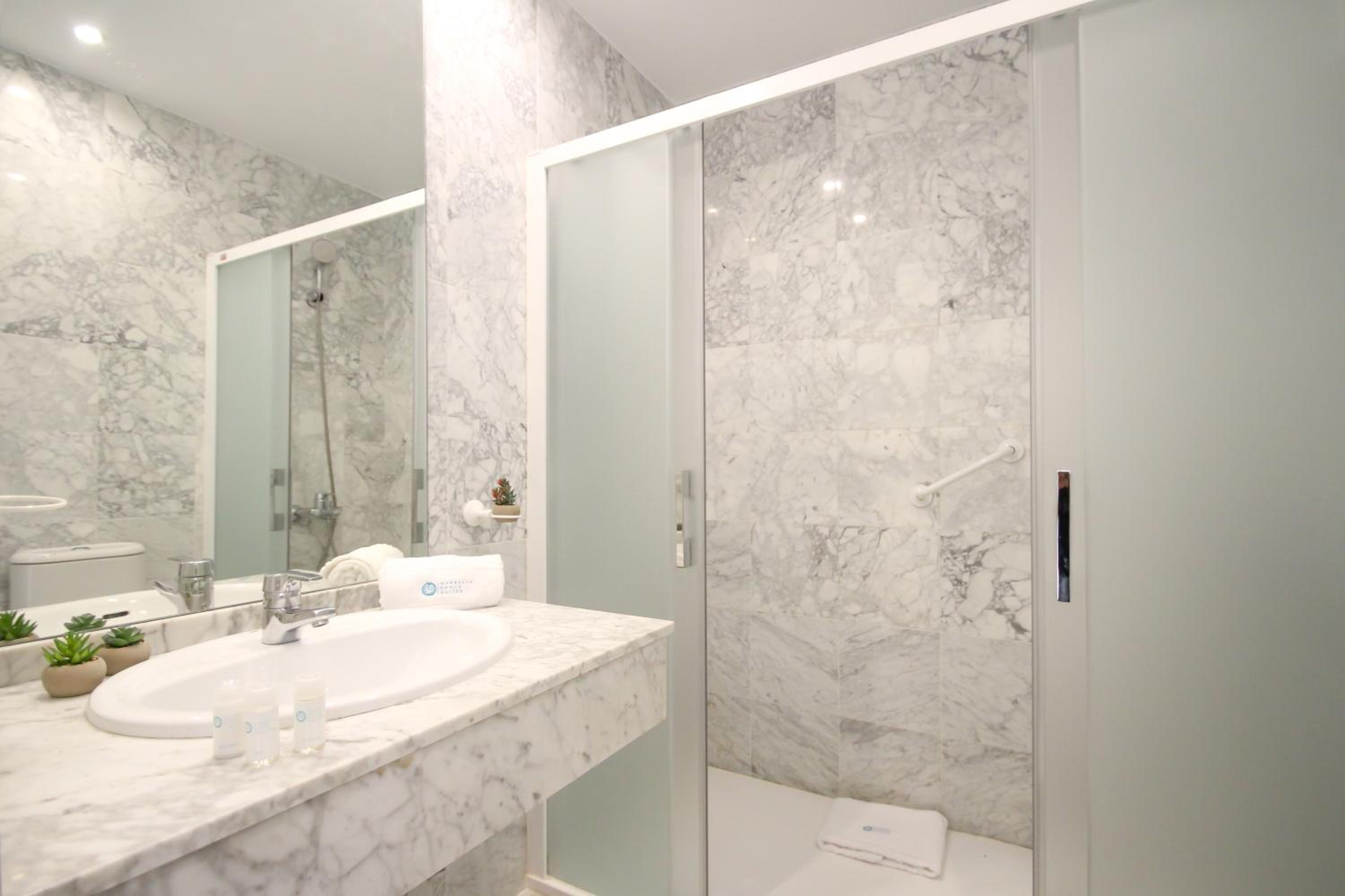 MARBELLA BANUS SUITES - Banus Playa Rocio Beachside Complex