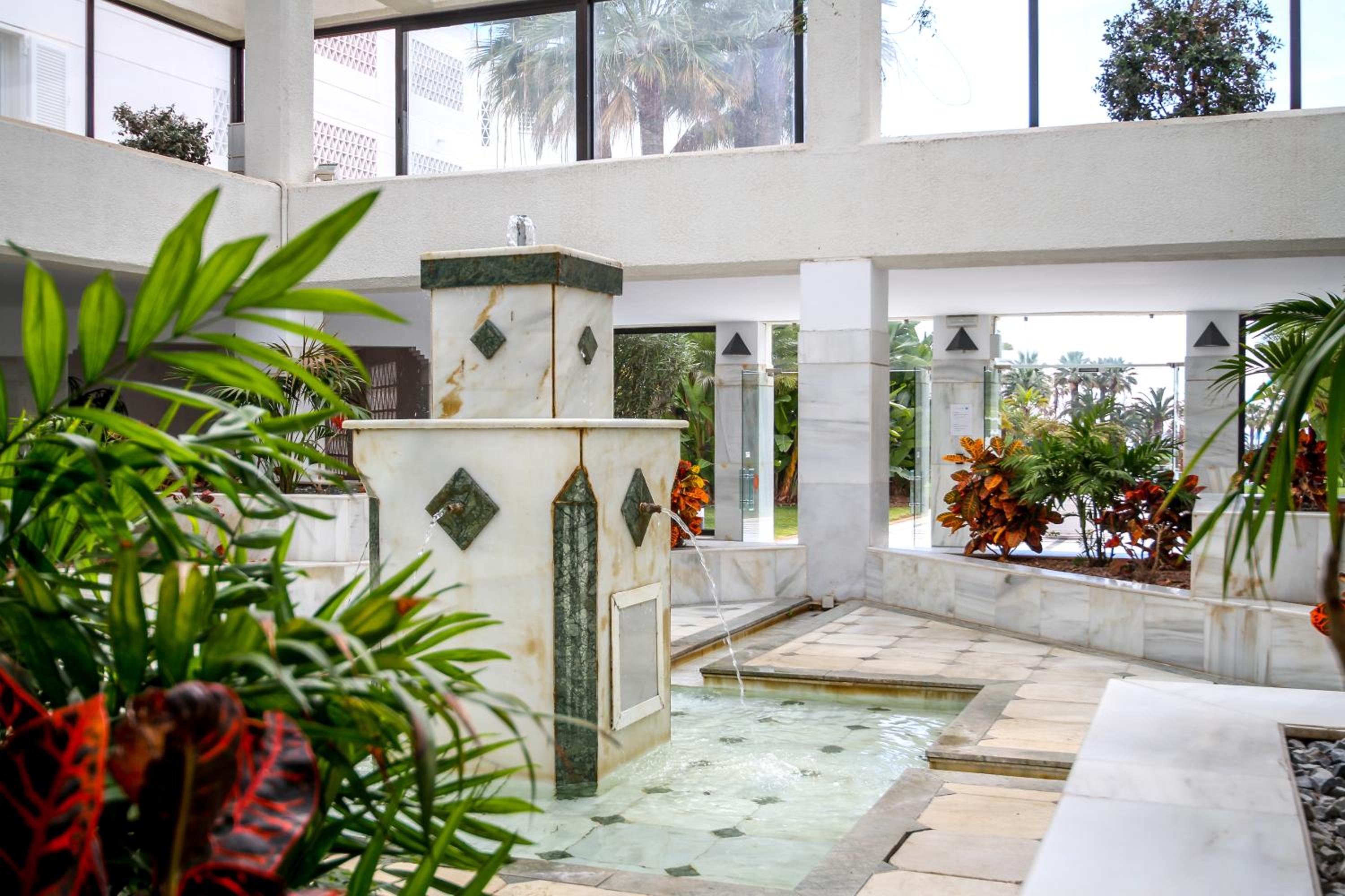 MARBELLA BANUS SUITES - Banus Playa Rocio Beachside Complex