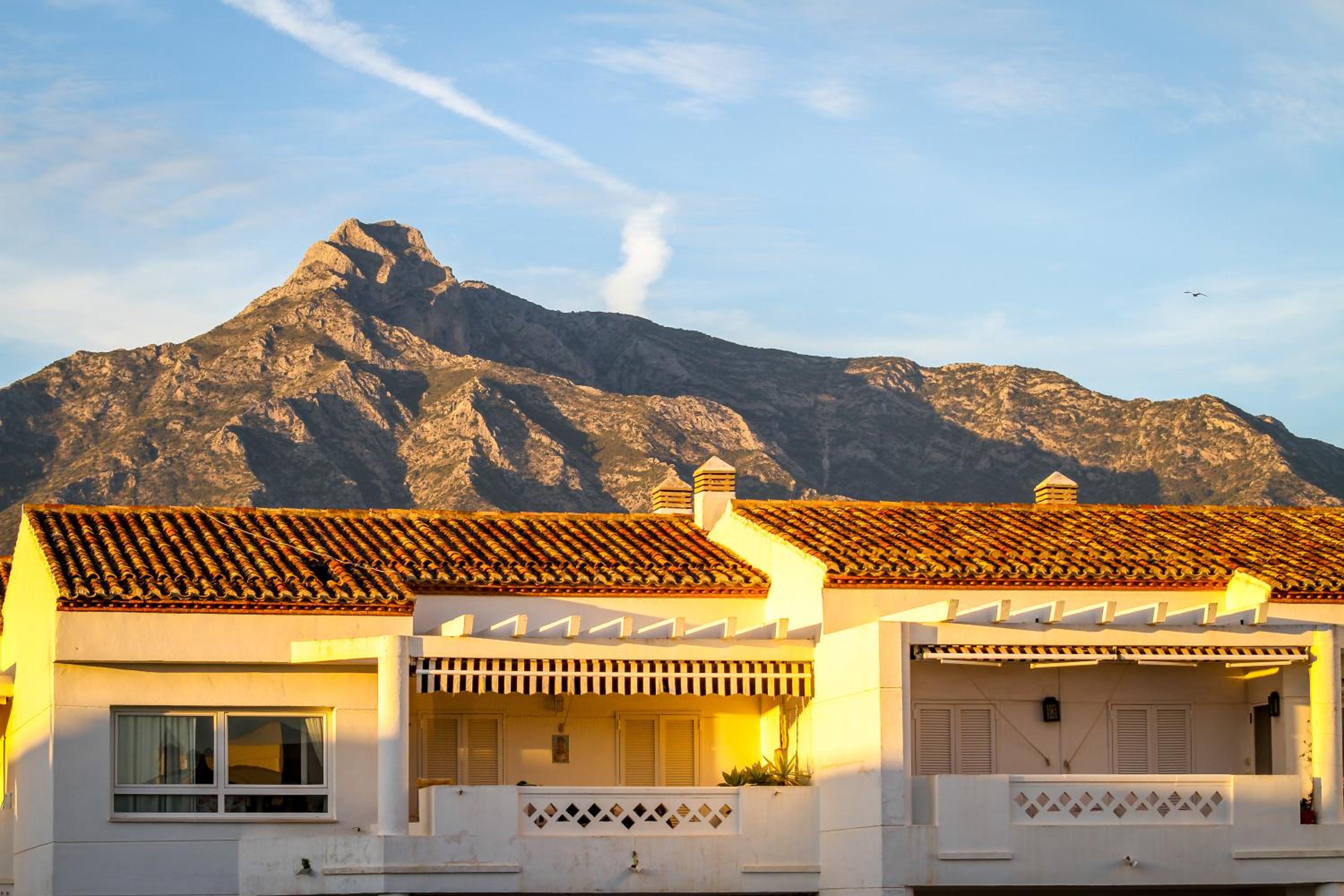 MARBELLA BANUS SUITES - Banus Playa Rocio Beachside Complex