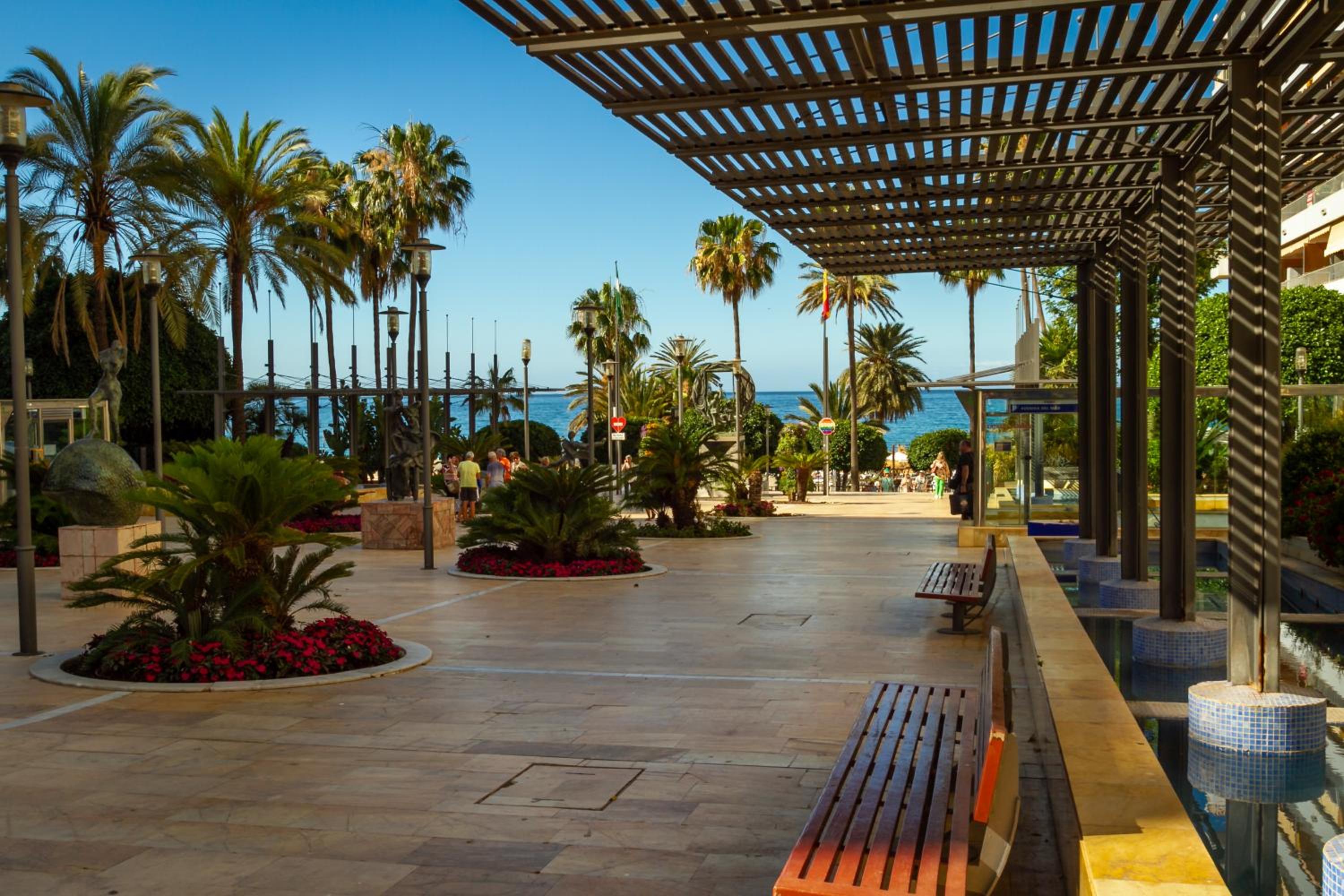 MARBELLA BANUS SUITES - Banus Playa Rocio Beachside Complex