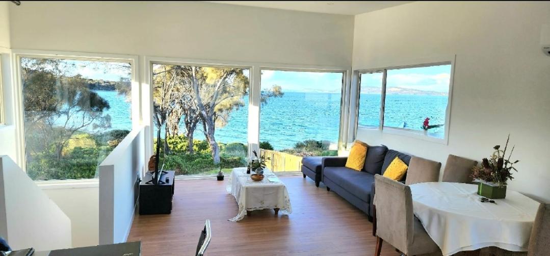 Beach Getaway - Blessington Villa