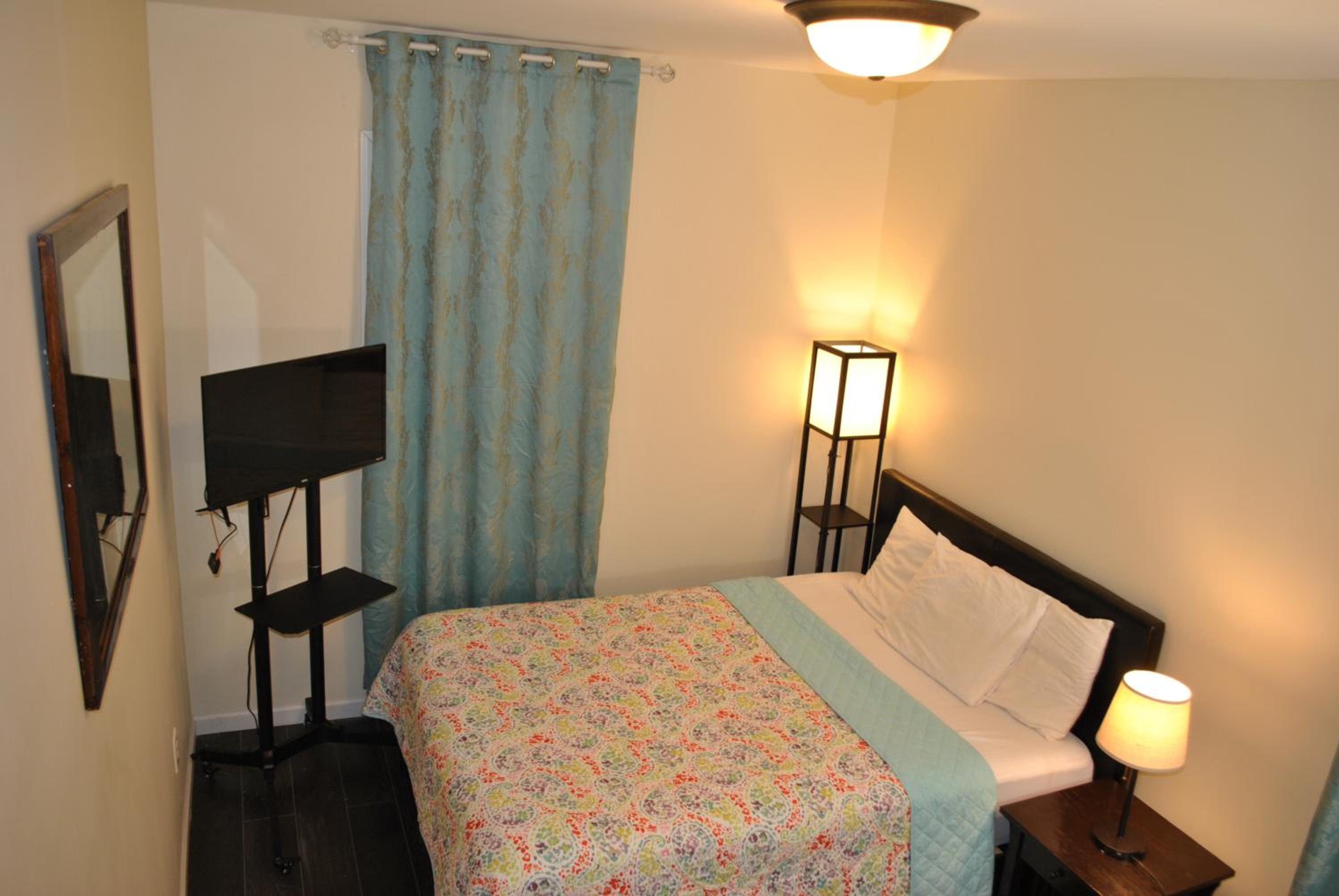 MOTELCASA Guest House Newark NJ view 2