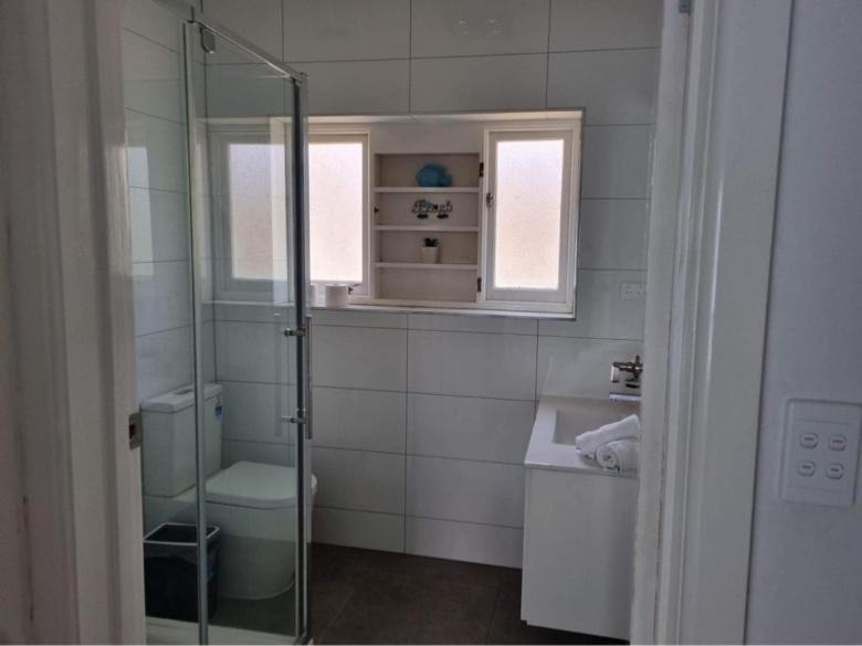 Portland sea spa retreat with King bed Free Arcade sleeps 9