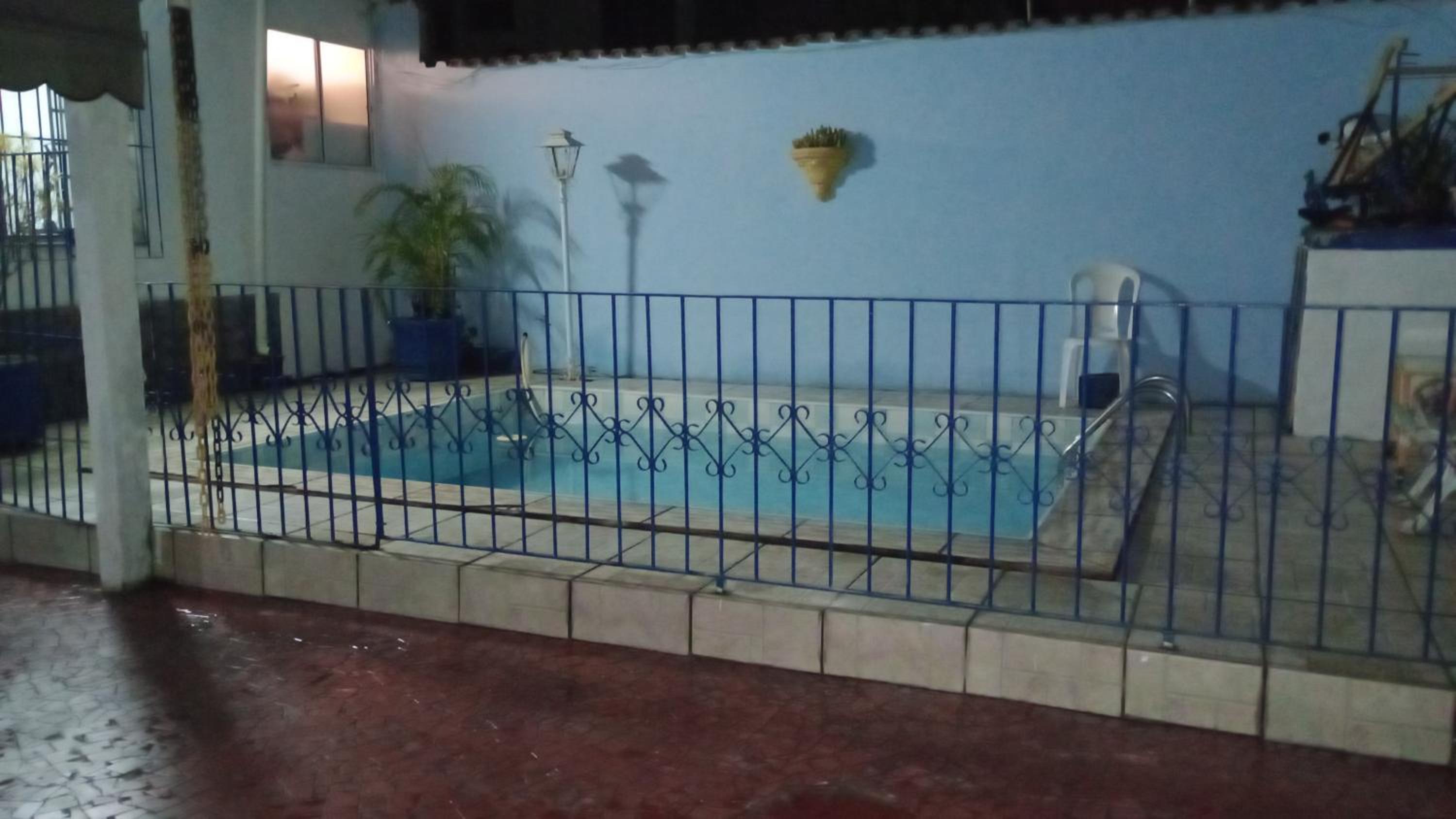 CASA com ACOMODAÇÃO para 6 PESSOAS