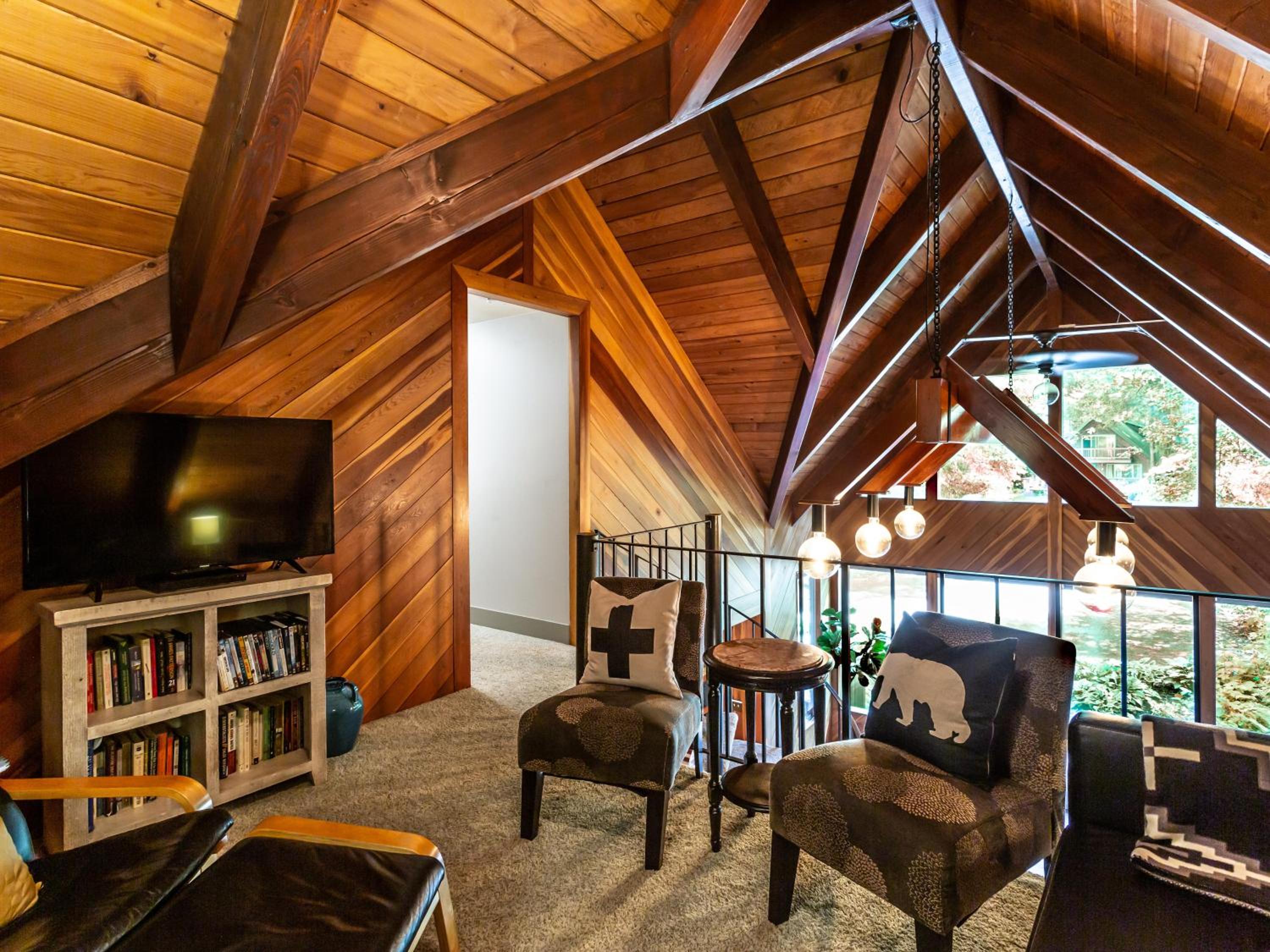 Pendleton Pines Lodge