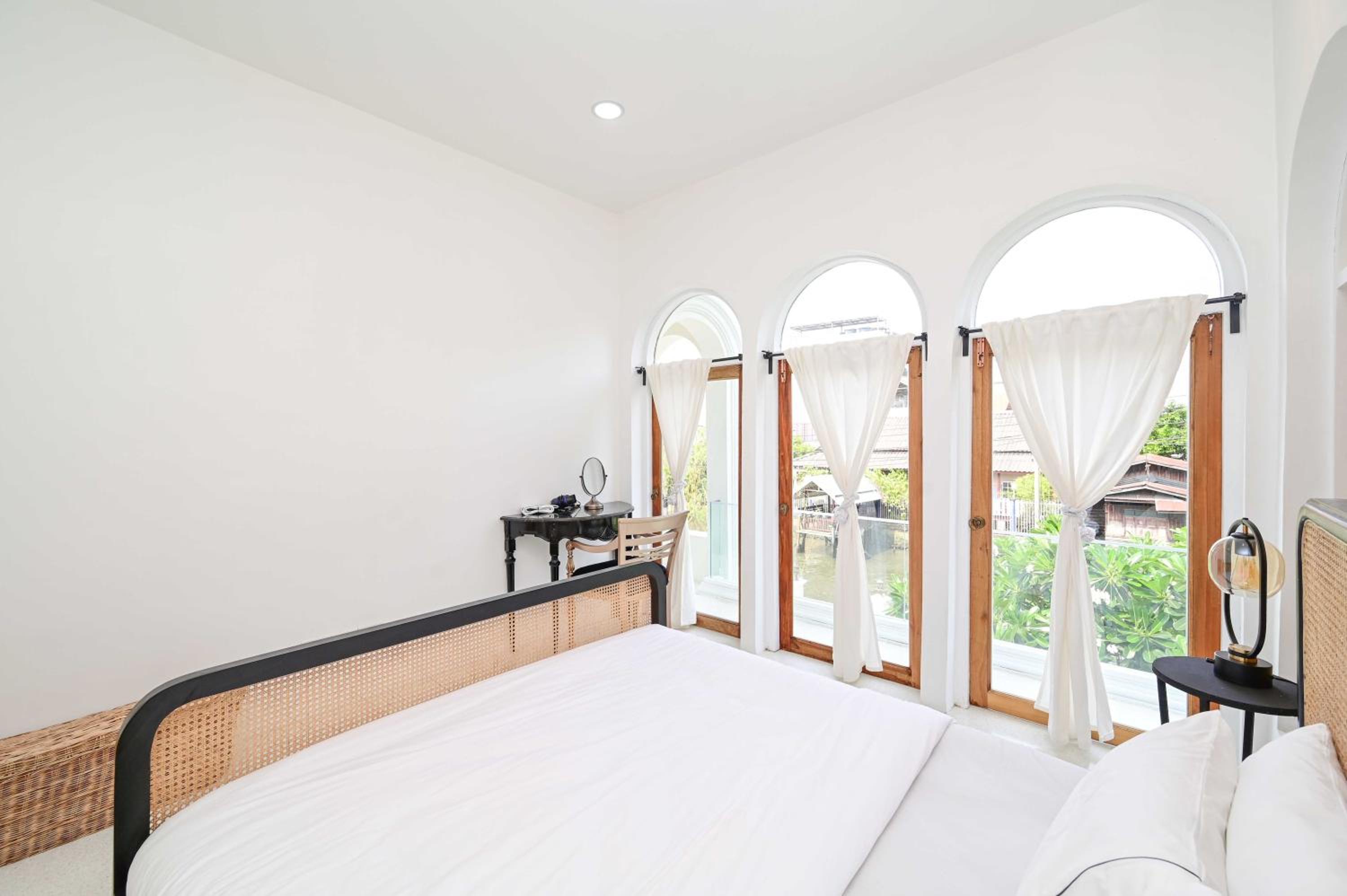 Arpo Pool Villa Riverside Bangkok