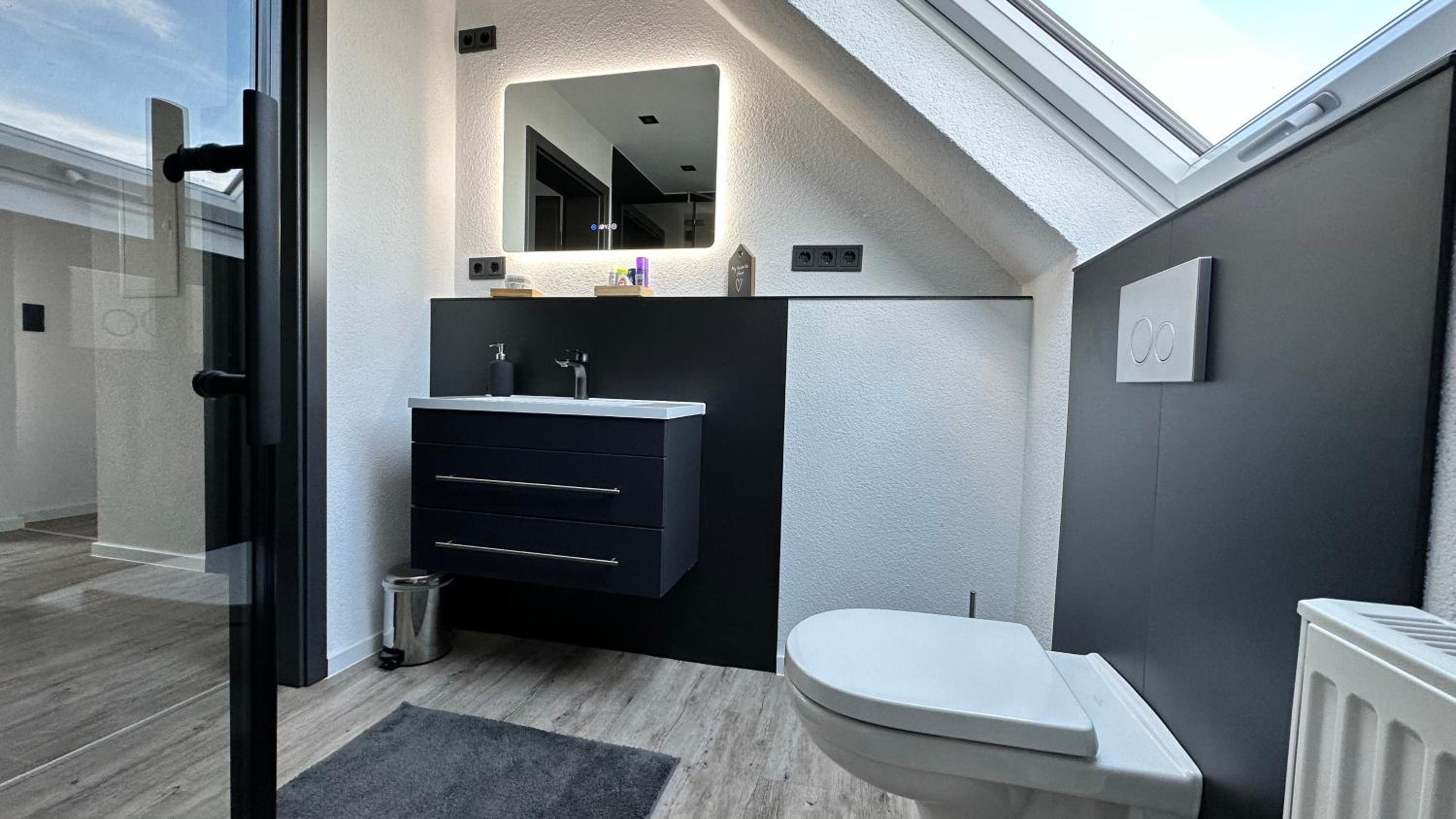 B&W Apartments