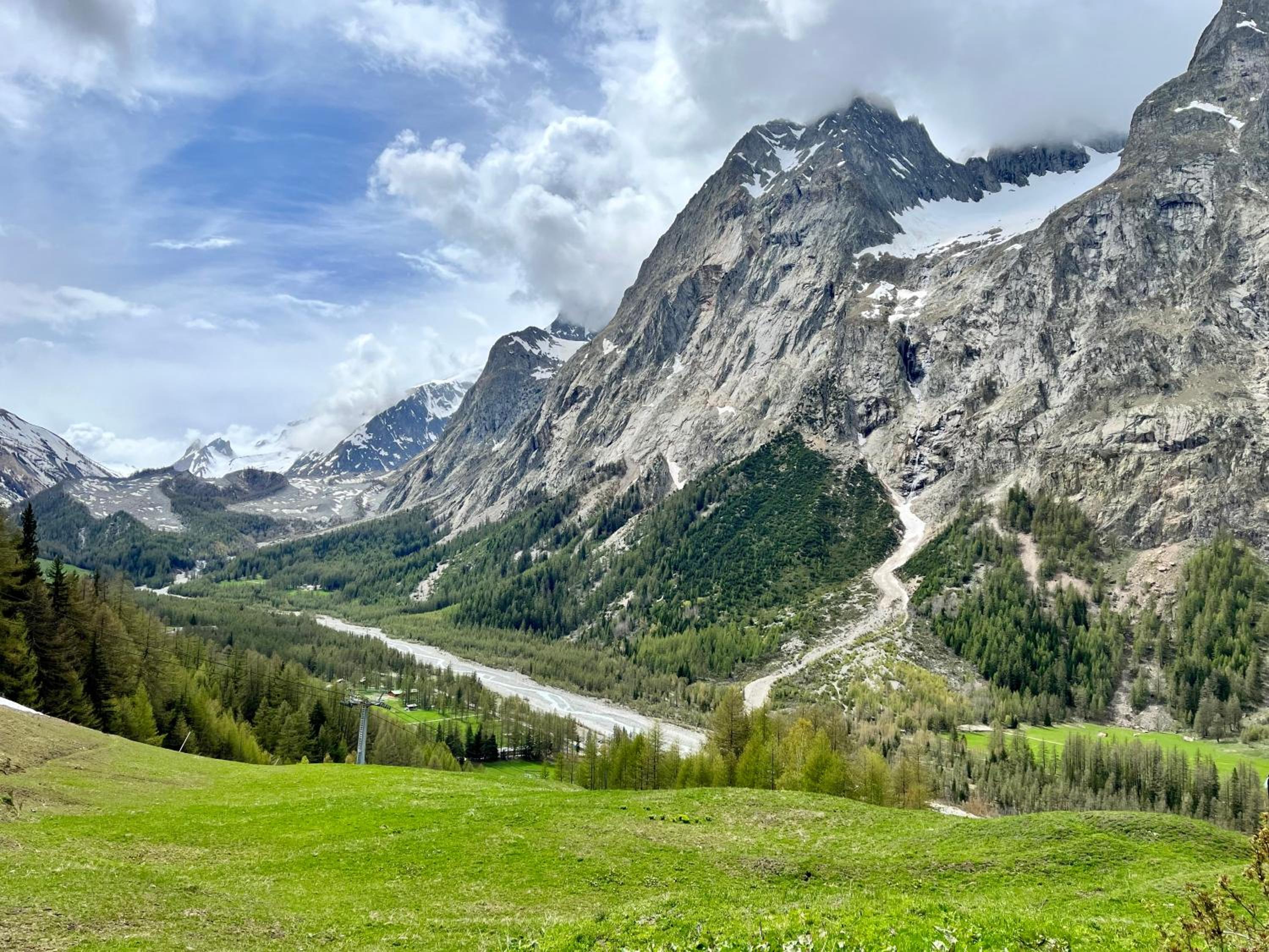 Chalet Chez Louis - Alpine Charm with Mont Blanc View & Ski Access view 5