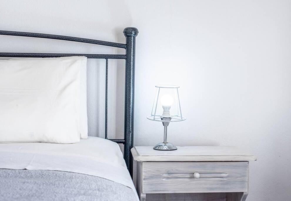 White wave studio 1 , 3min walk from Kamari beach photo 5