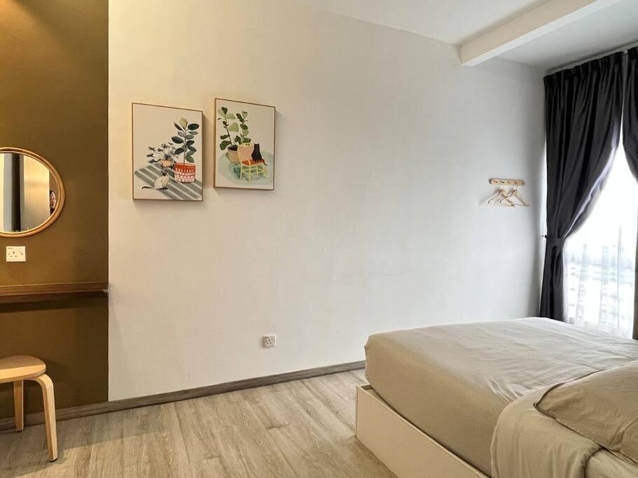 Emerald Avenue Cozy 3R3B Apartment 715