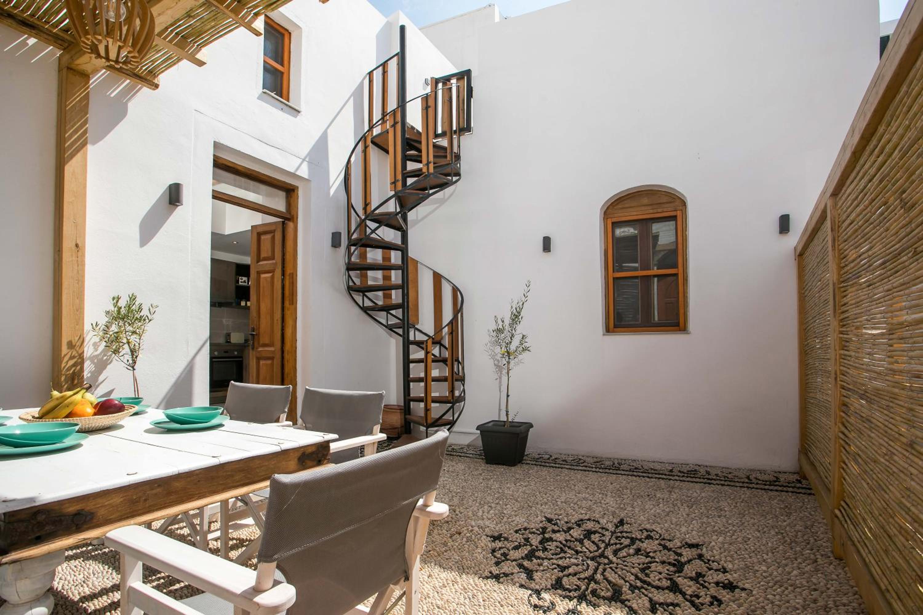 Pera houses 2-bedroom in the center of Lindos