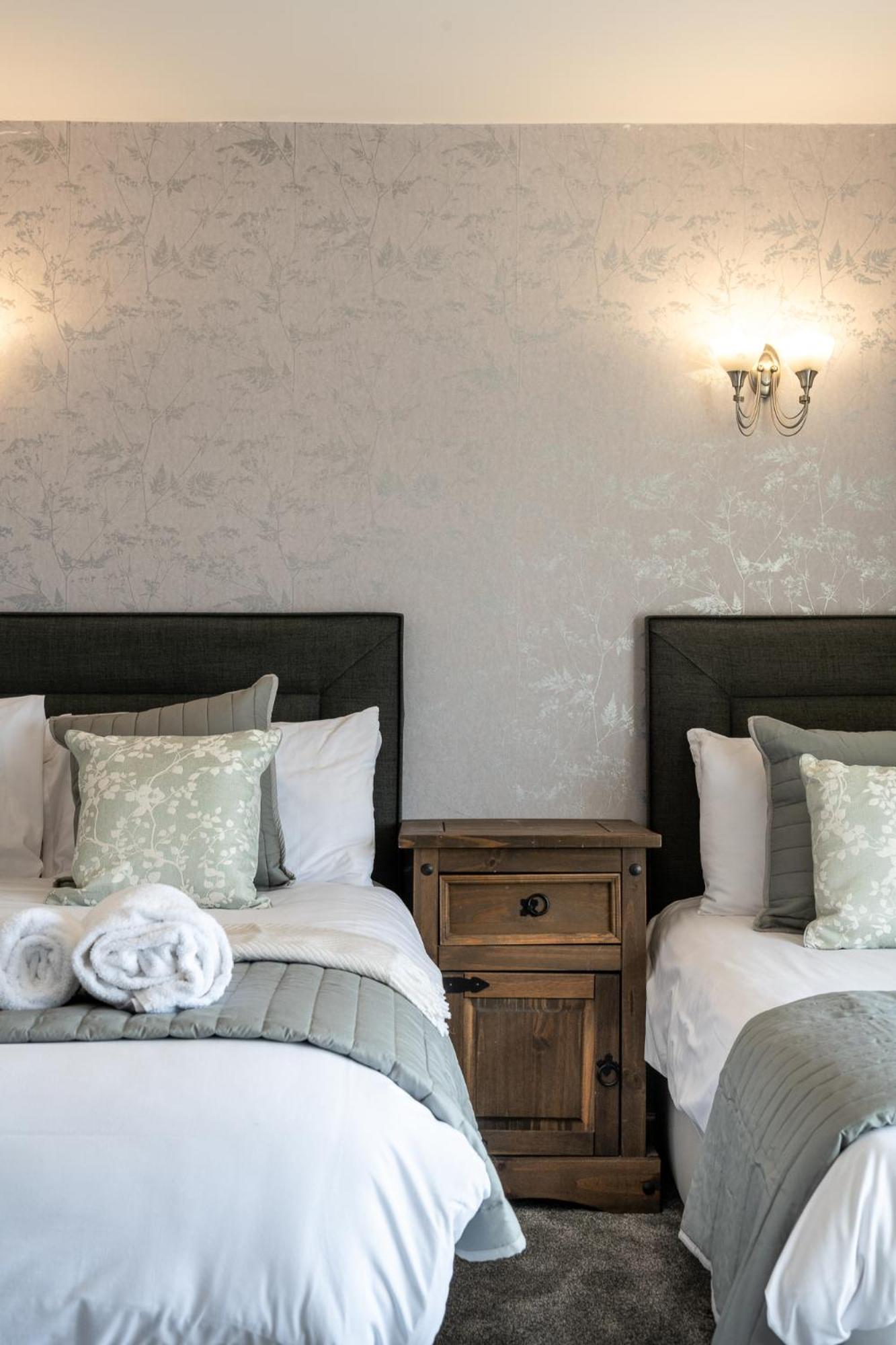New Lodge Rooms- with Free Parking