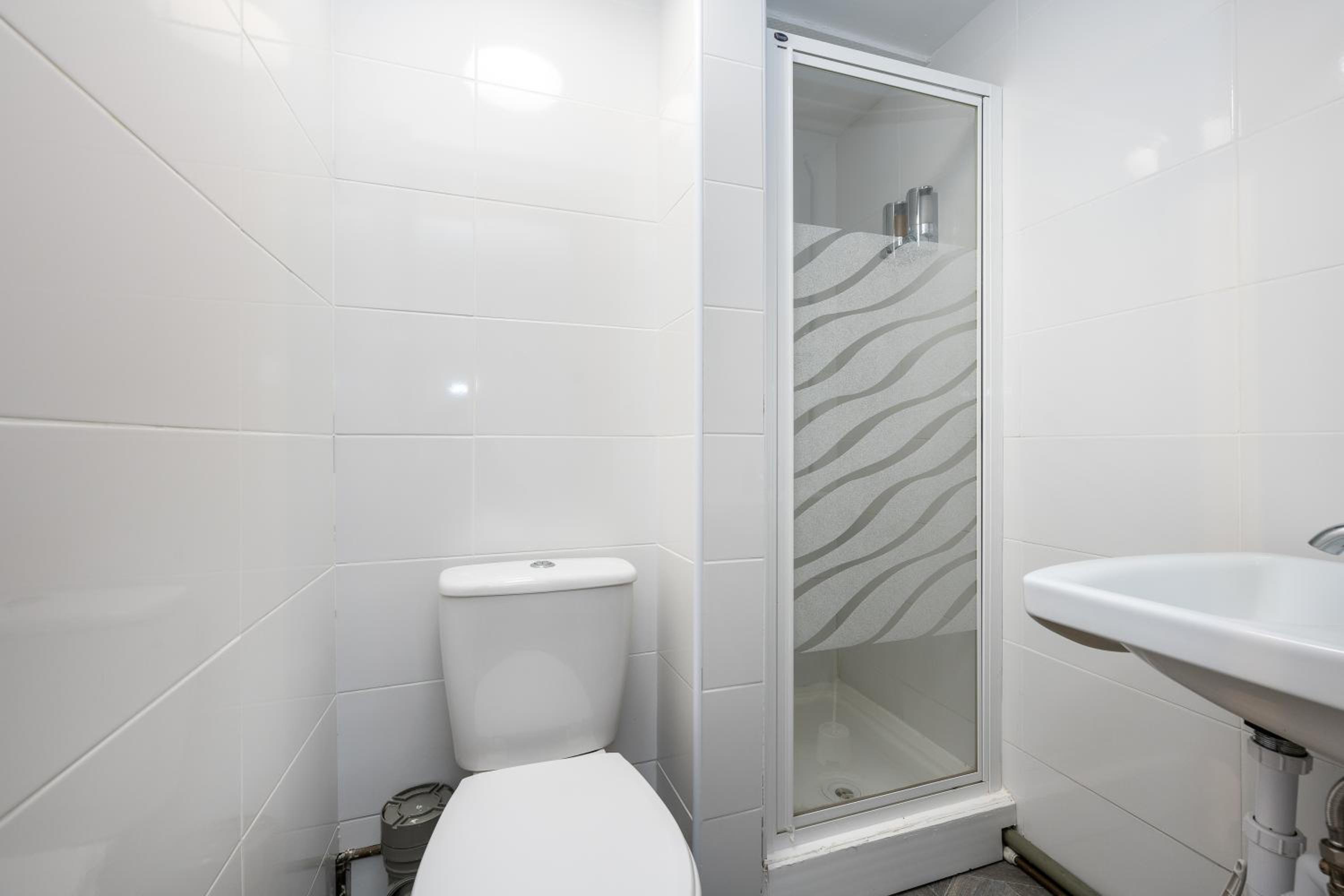 New Lodge Rooms- with Free Parking