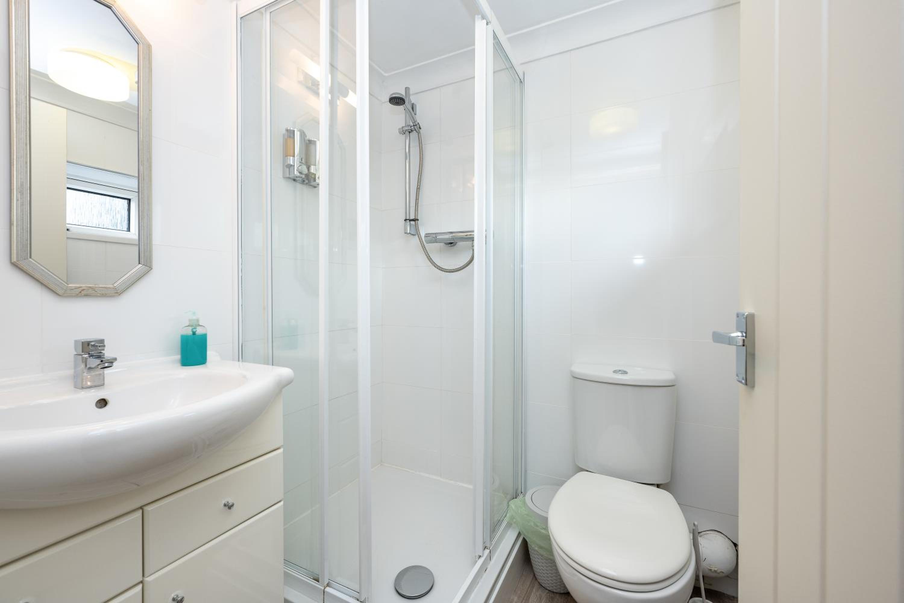 New Lodge Rooms- with Free Parking