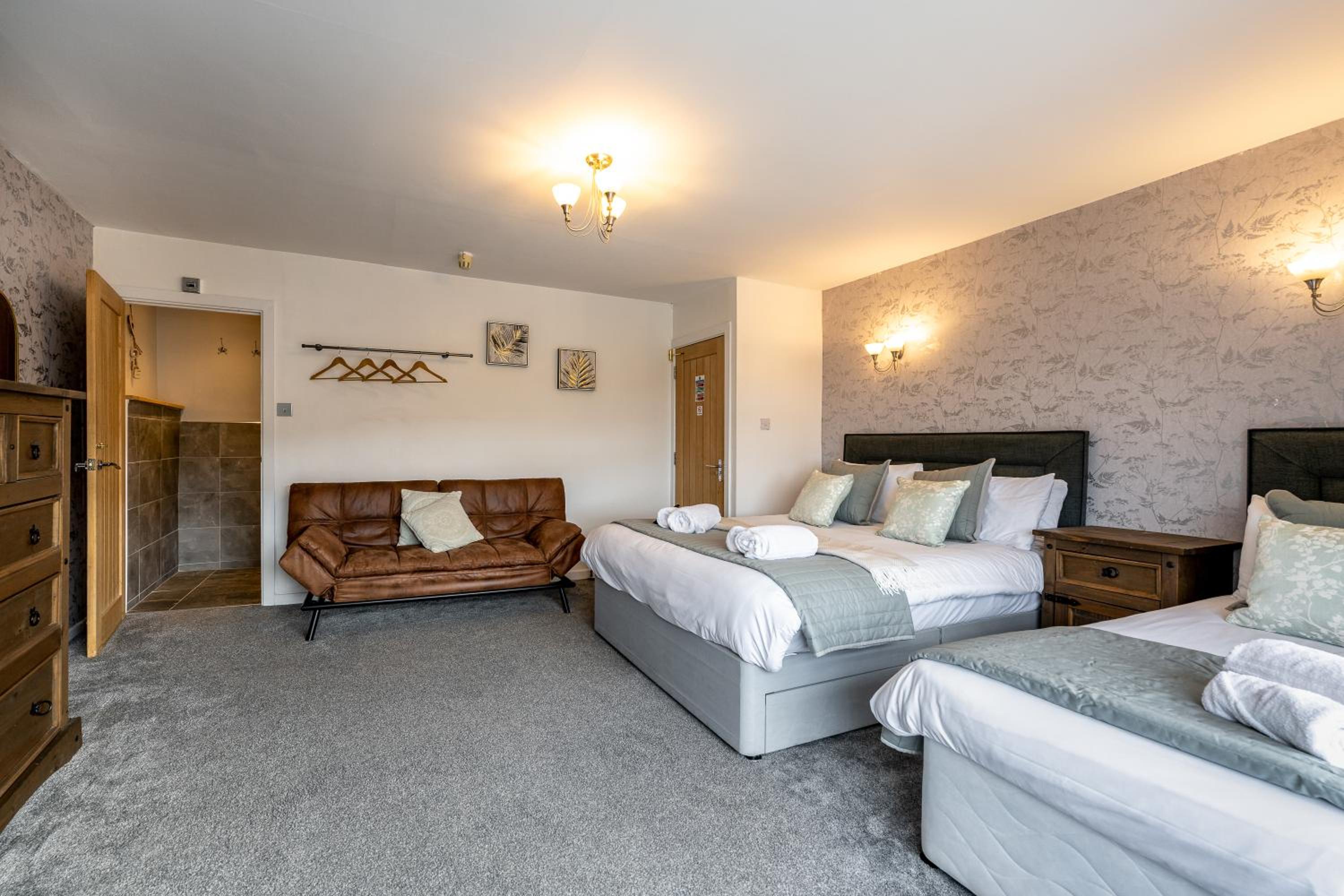 New Lodge Rooms- with Free Parking