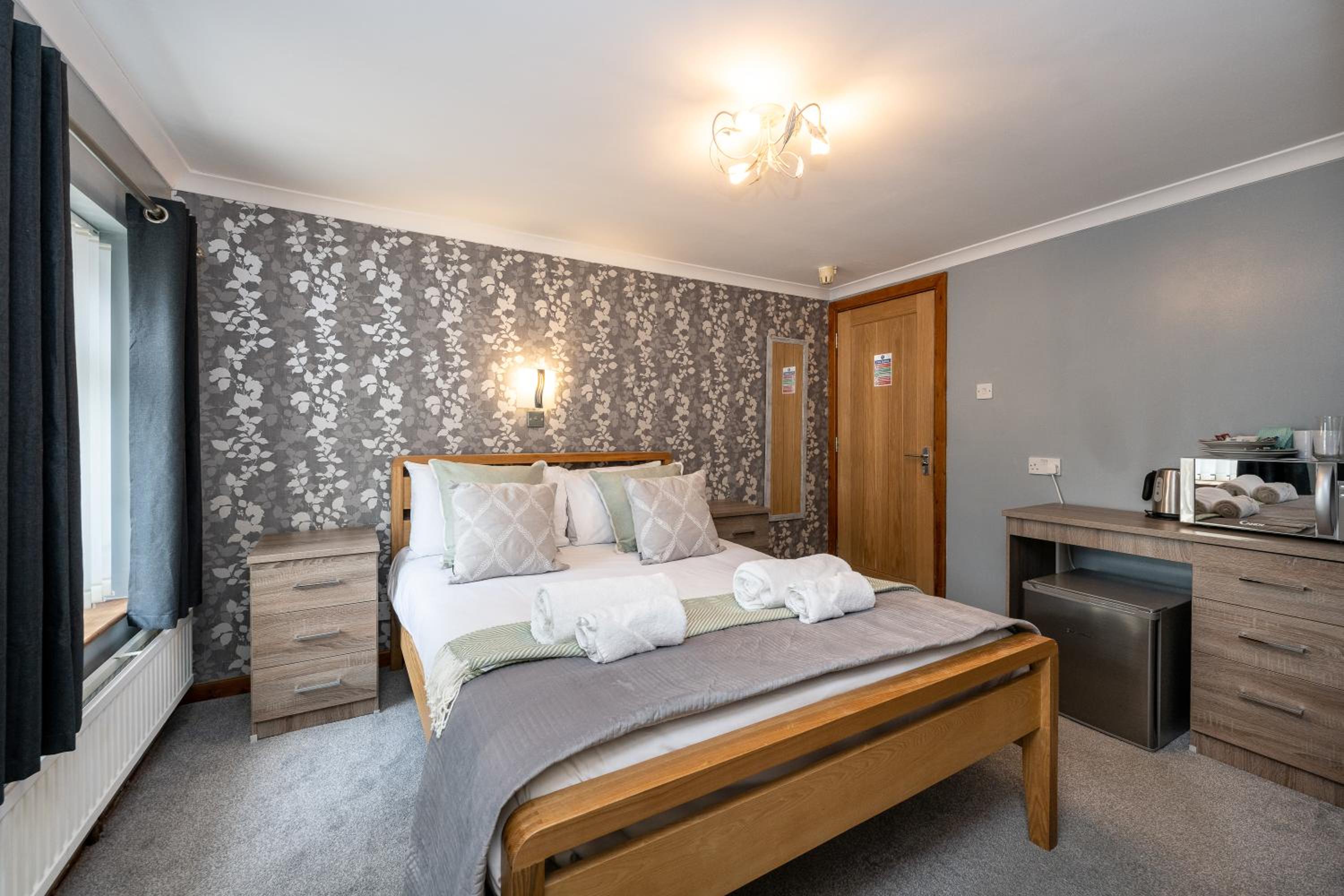 New Lodge Rooms- with Free Parking