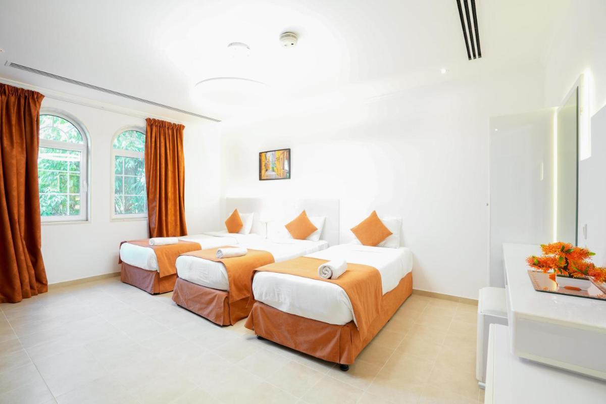 Dubai Marina Villa up 20 guest huge Private Pool