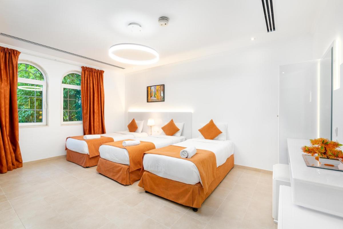 Dubai Marina Villa up 20 guest huge Private Pool