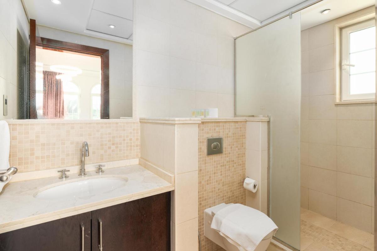 Dubai Marina Villa up 20 guest huge Private Pool