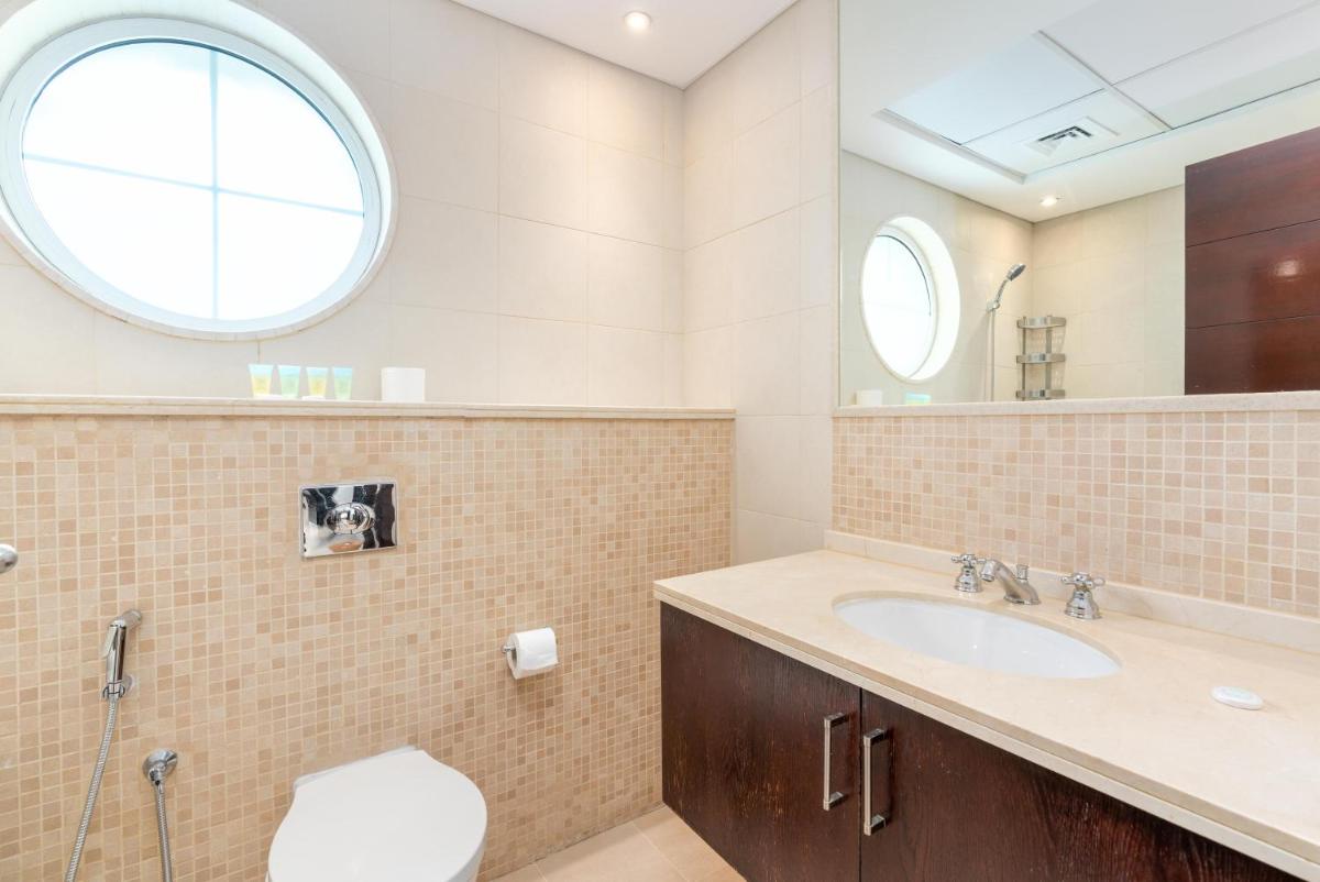 Dubai Marina Villa up 20 guest huge Private Pool