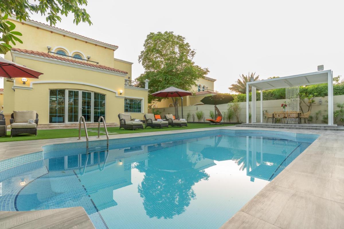 Dubai Marina Villa up 20 guest huge Private Pool