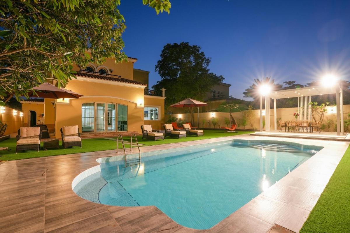 Dubai Marina Villa up 20 guest huge Private Pool