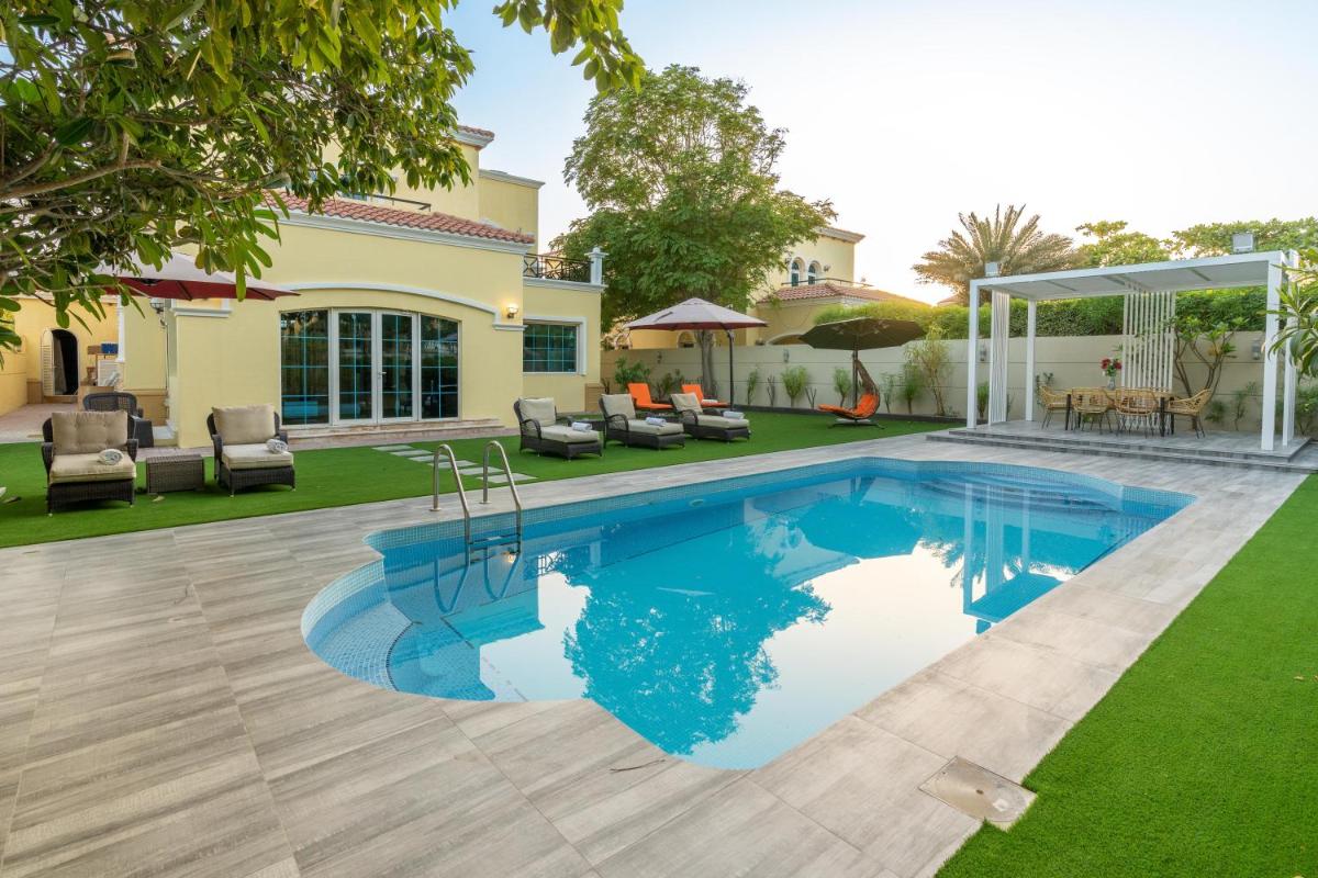 Dubai Marina Villa up 20 guest huge Private Pool