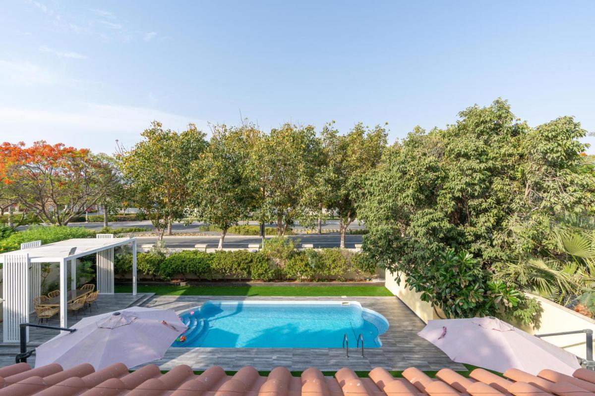 Dubai Marina Villa up 20 guest huge Private Pool