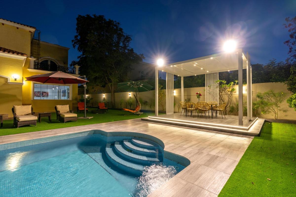 Dubai Marina Villa up 20 guest huge Private Pool