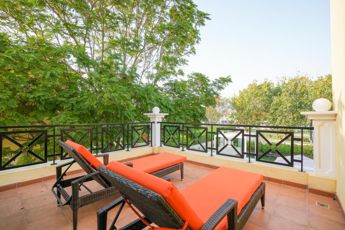 Dubai Marina Villa up 20 guest huge Private Pool