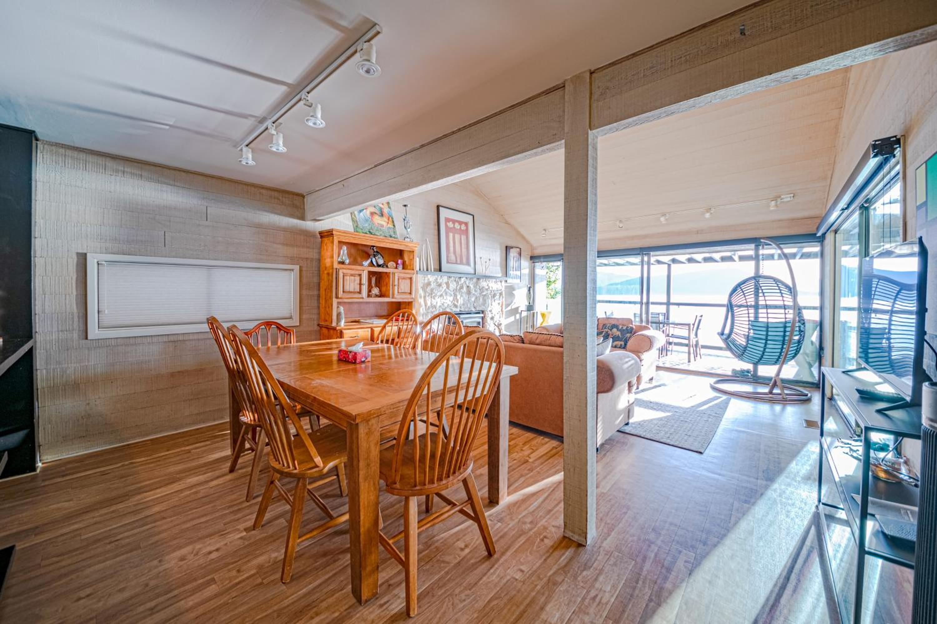 SALT COTTAGE Waterfront Guest House with Superb Views