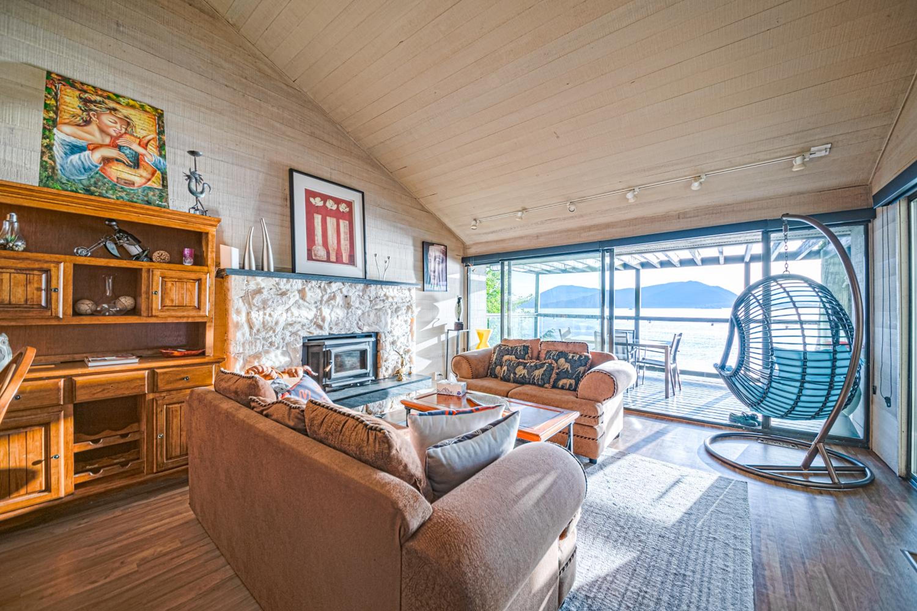 SALT COTTAGE Waterfront Guest House with Superb Views