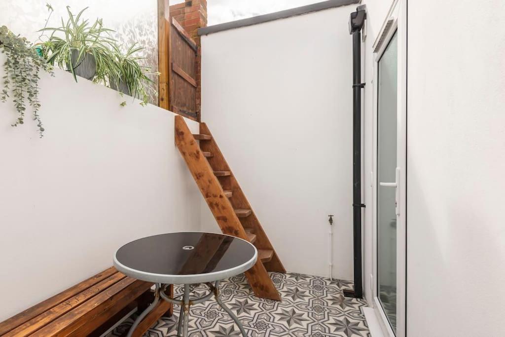 Comfortable flat close to the beach view 3