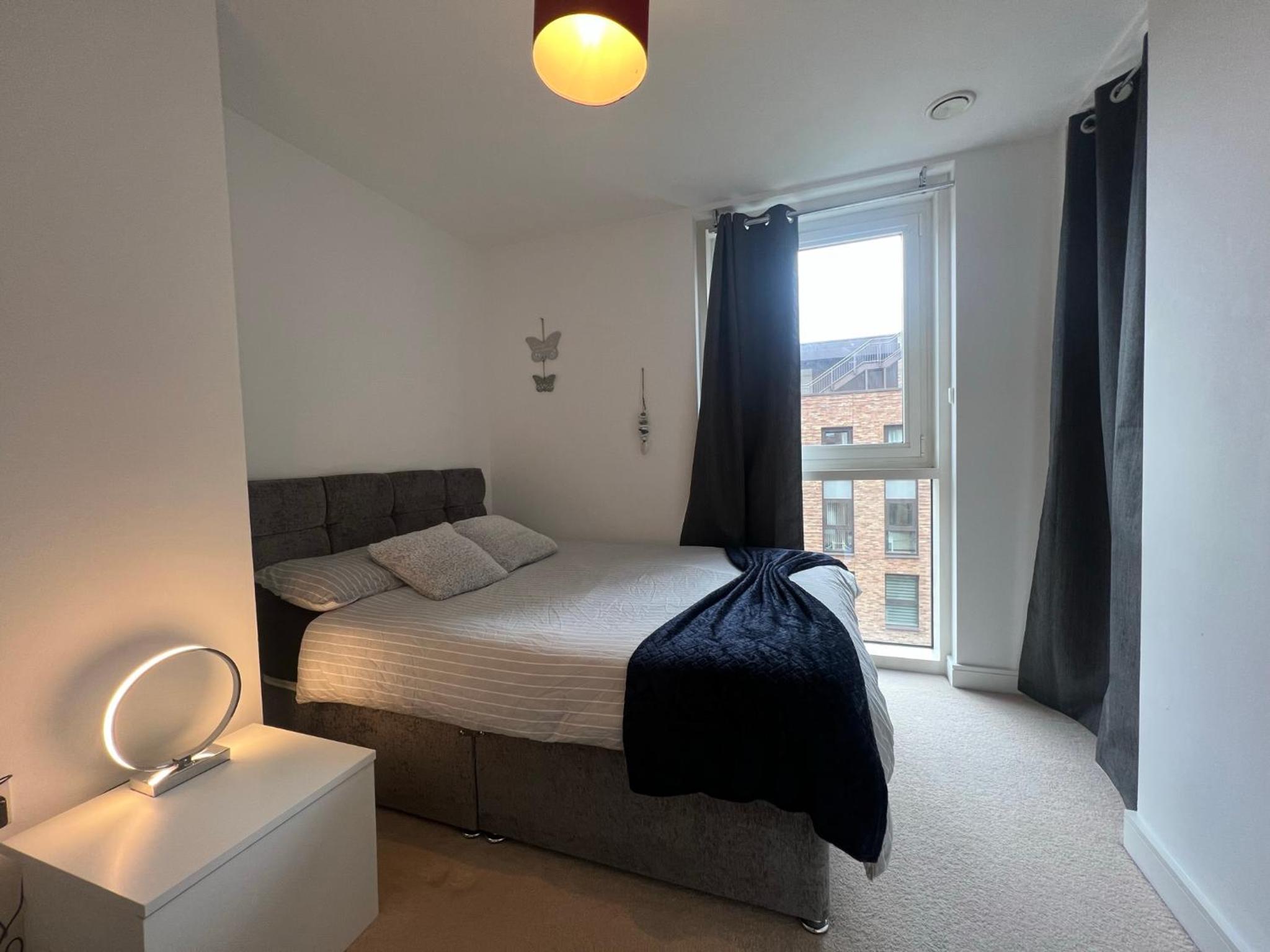 Modern 2BR 2BA Apt wParking Sleeps 6 Comfortably