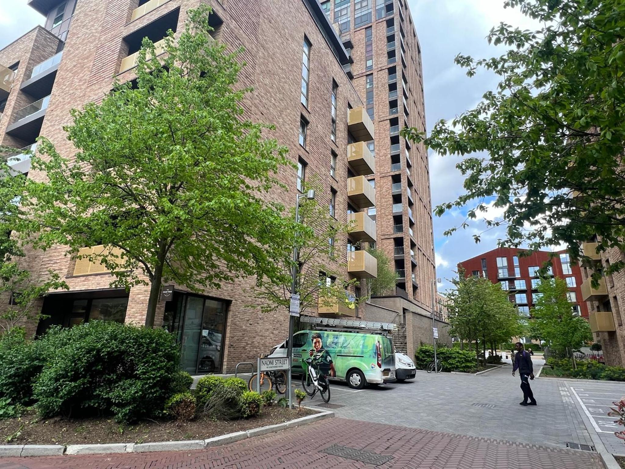 Modern 2BR 2BA Apt wParking Sleeps 6 Comfortably