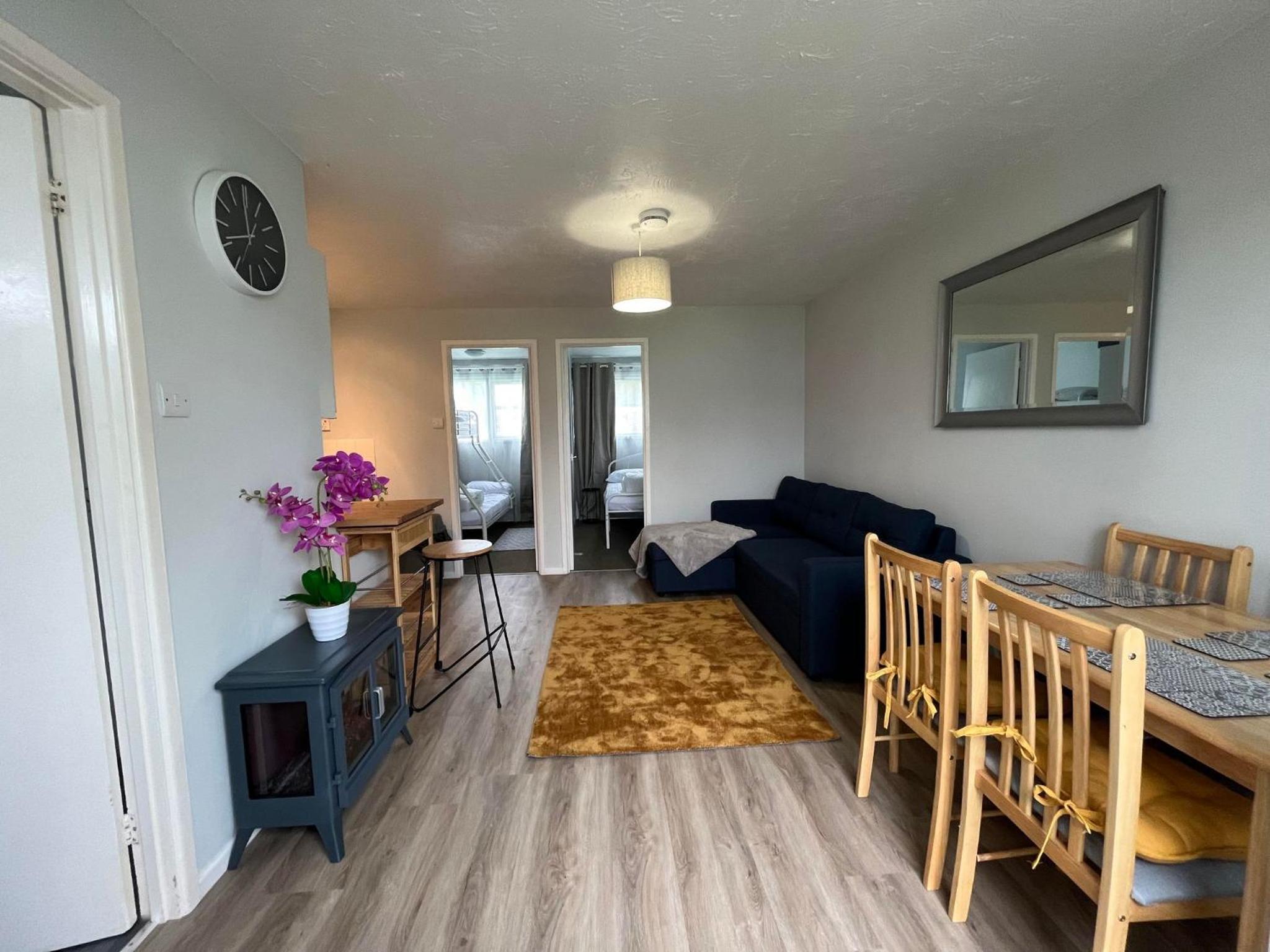 82, Two bed Chalet on Belle Aire Holiday Park - sleeps 5, pet friendly, bed linen and towels included plus onsite entertainment available
