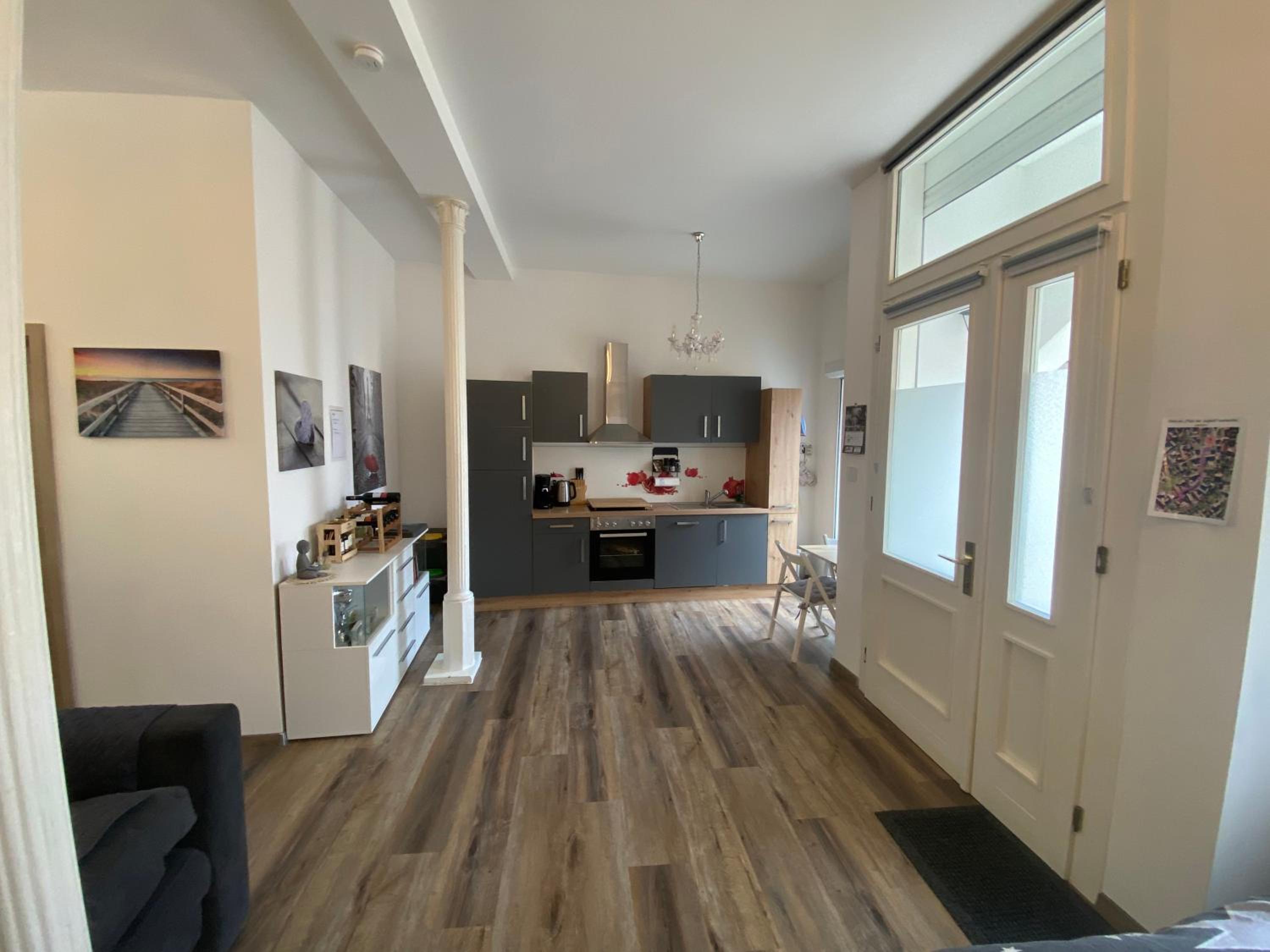 Schöne kleine Einraumwohnung mit Küche und Kamin in Holzthaleben view 3