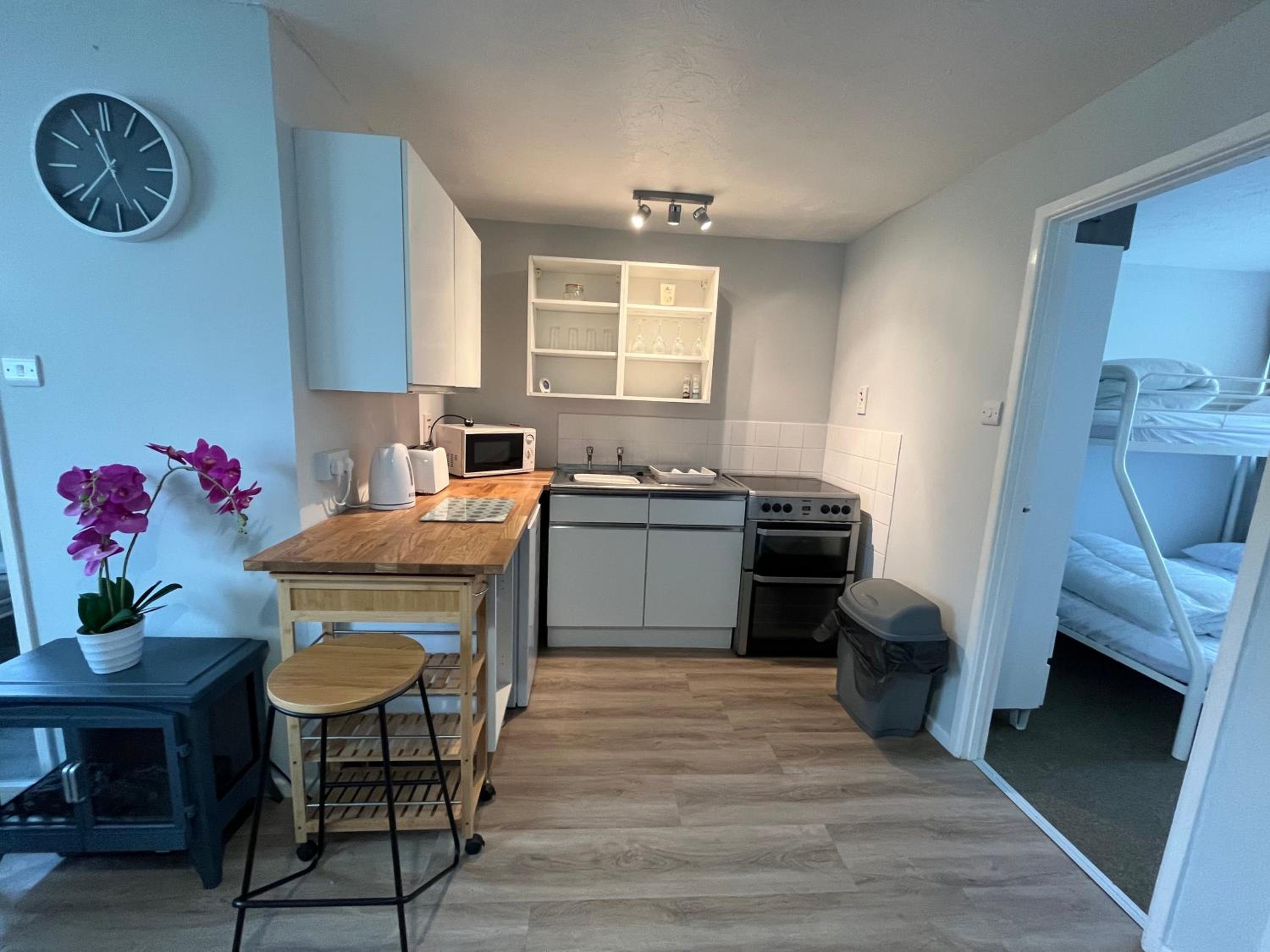 82, Two bed Chalet on Belle Aire Holiday Park - sleeps 5, pet friendly, bed linen and towels included plus onsite entertainment available
