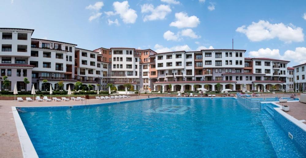 Apartments in complex Harmony hills view 4