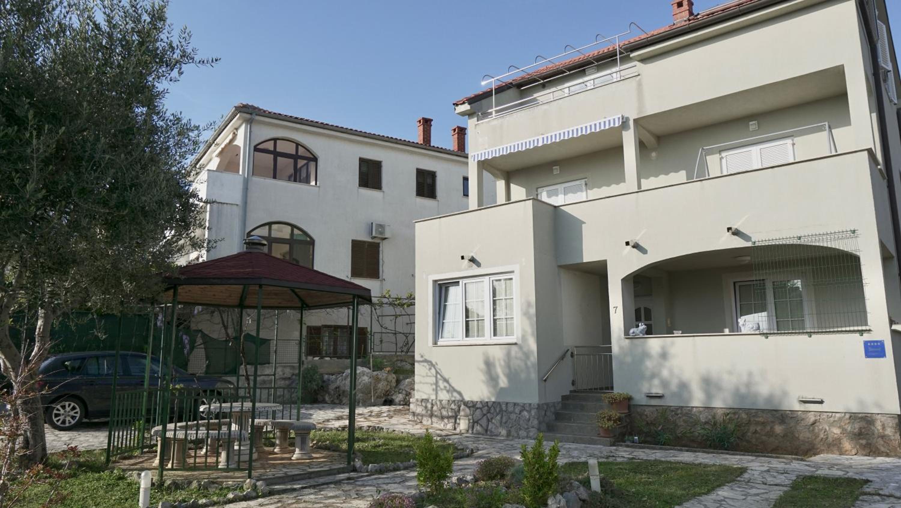 Apartments Bestak