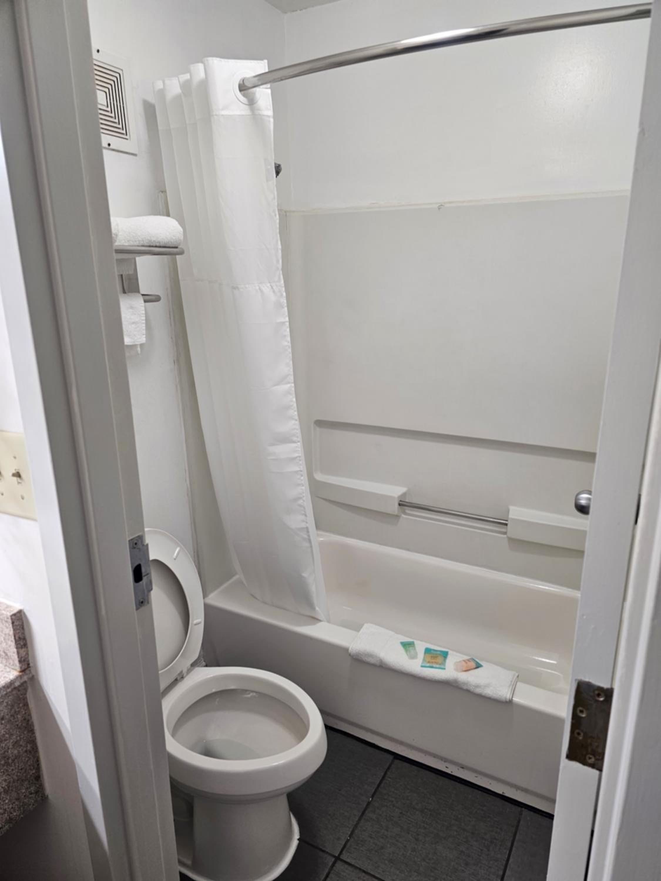 budgetel Inn  Suites - Property Image 8