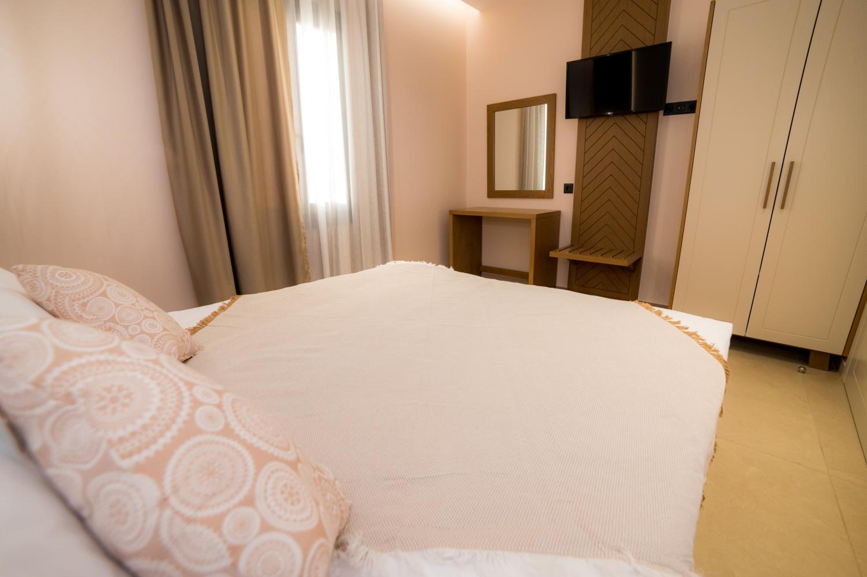 Nissos Apartments