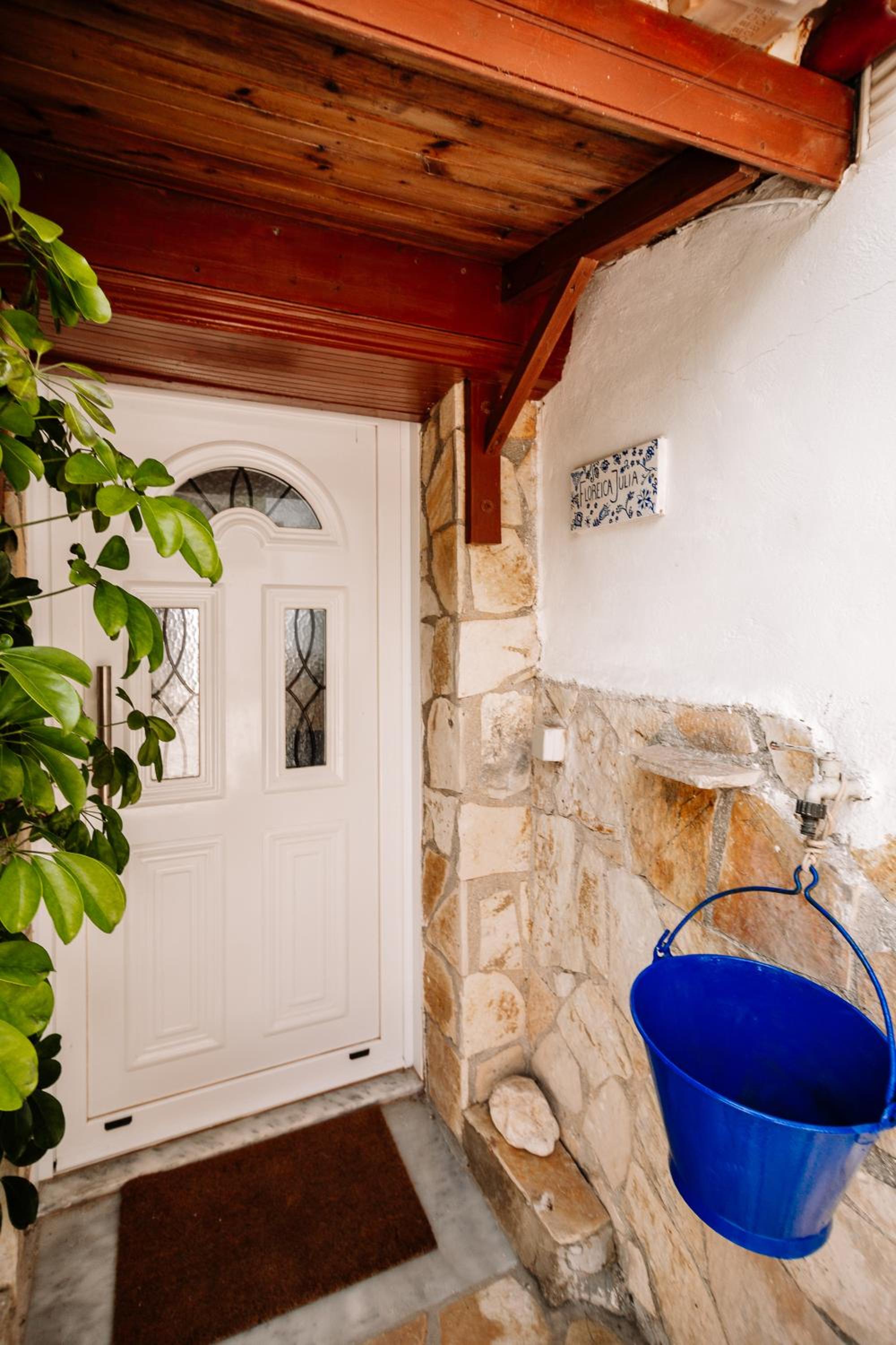 Floreica Maisonneta By the Sea. view 3