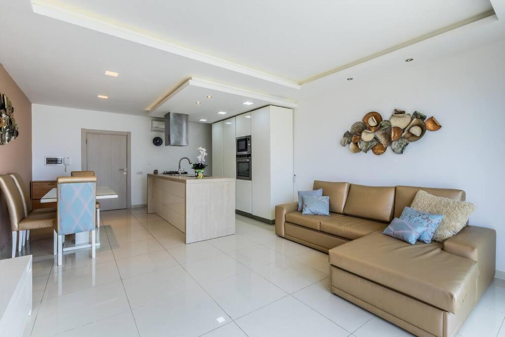 Unique penthouse with private pool & sea view photo 2