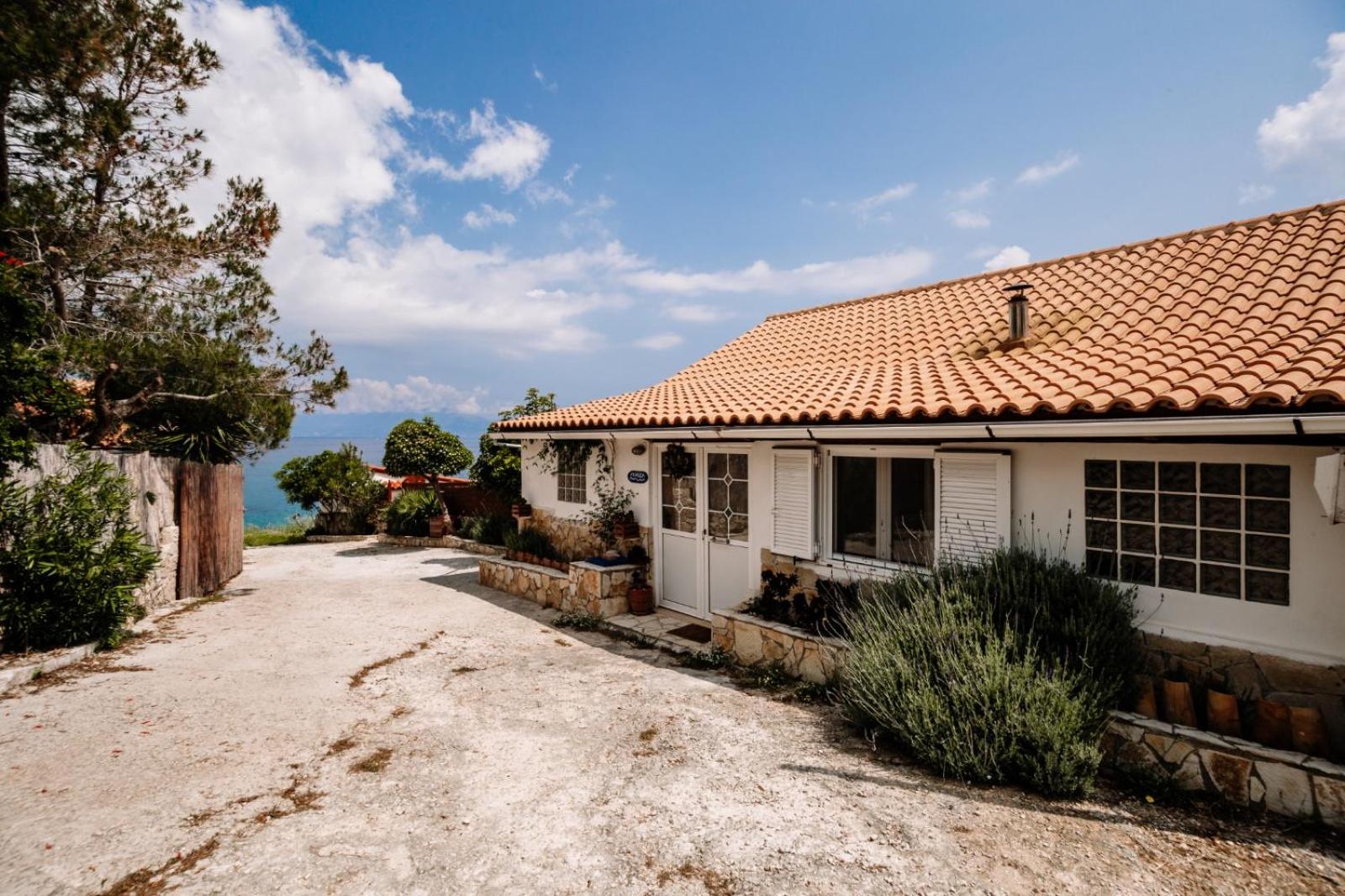 Floreika Studio By The Sea view 3