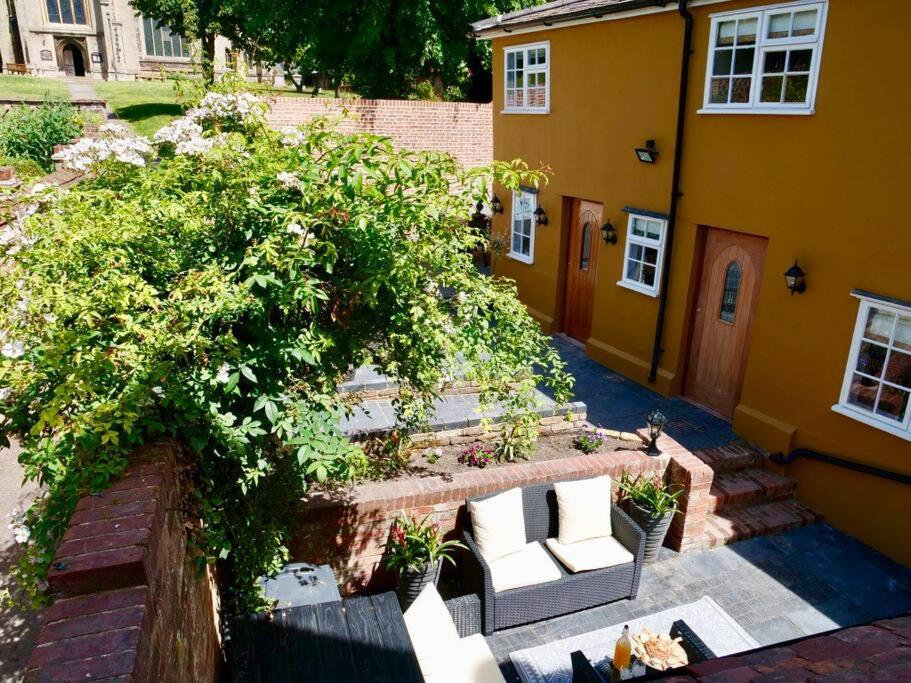 Huge Luxury 8 Bed Manor House Hot Tub Pool Table view 4