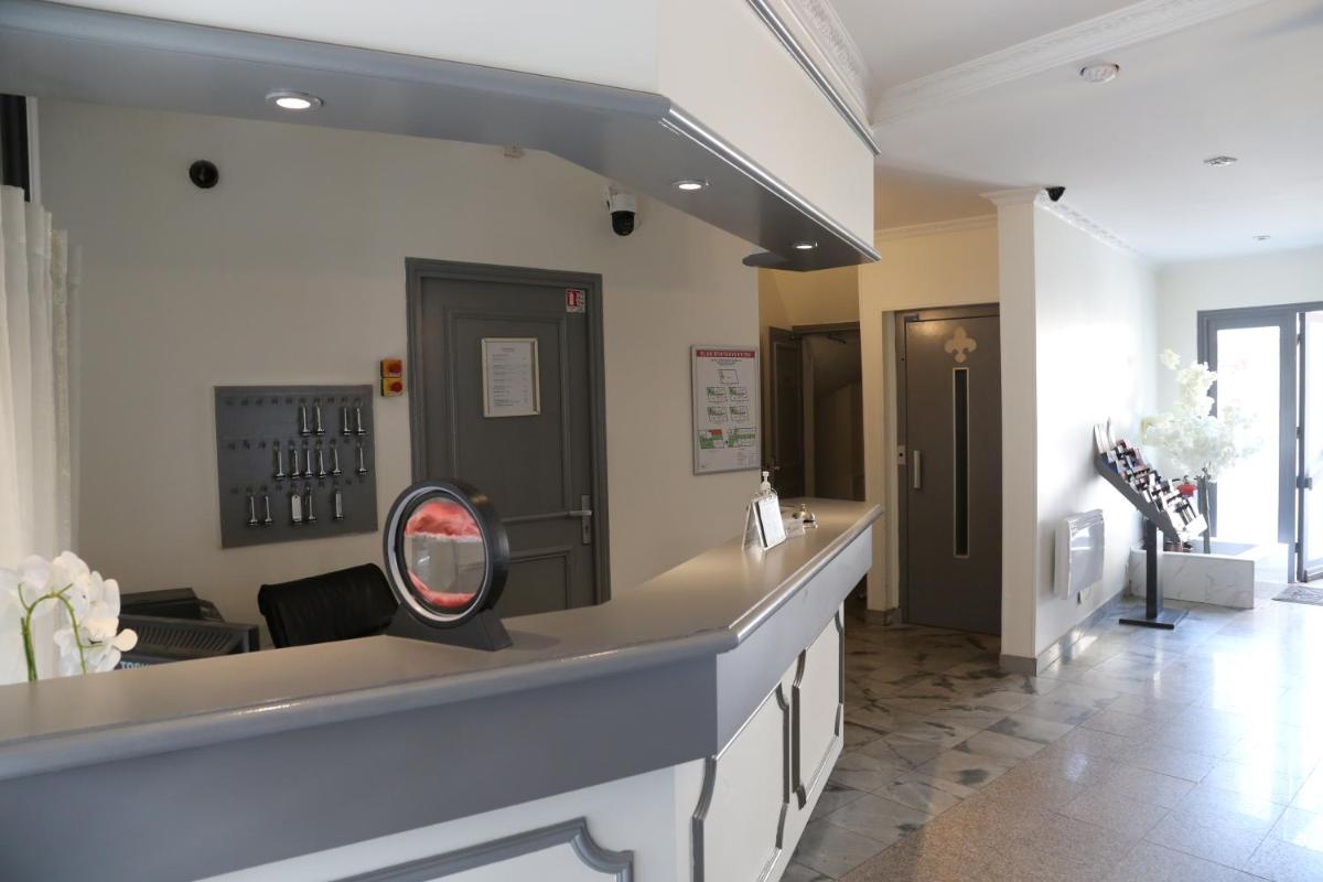 hotel reception