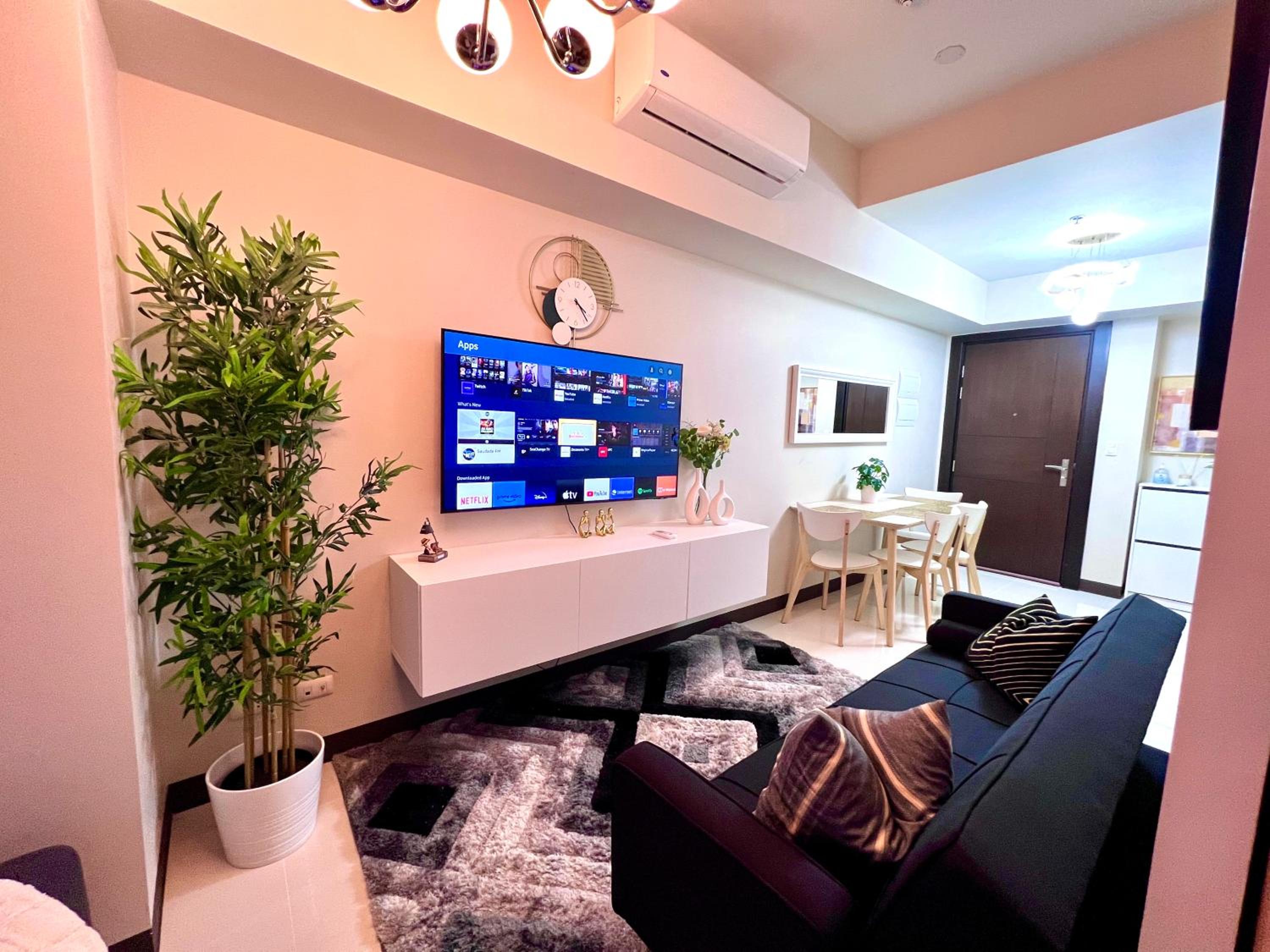 Daniella’s Modern & Cozy Suite in Uptown BGC view 2
